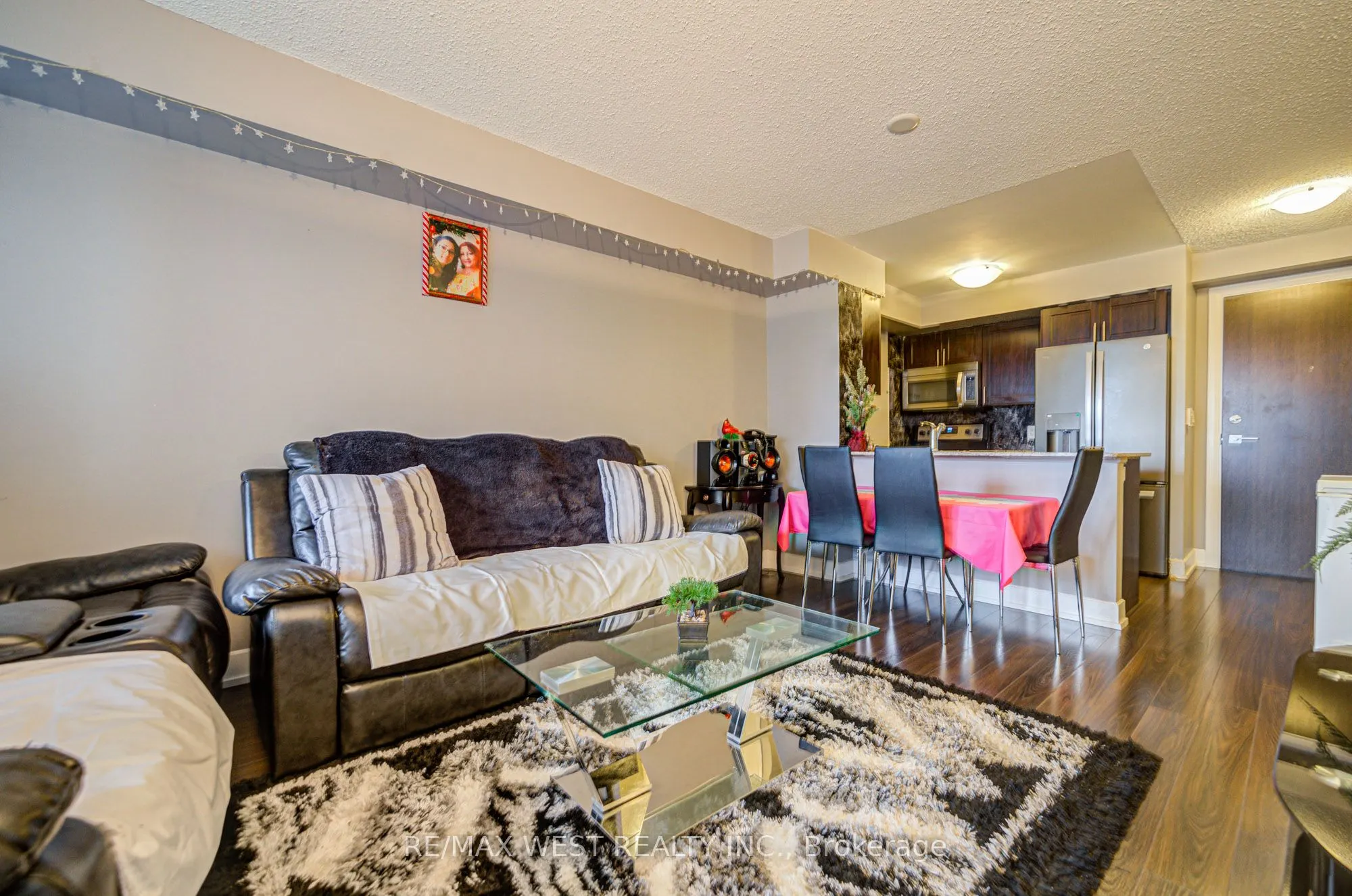 2 Eva Road, #630