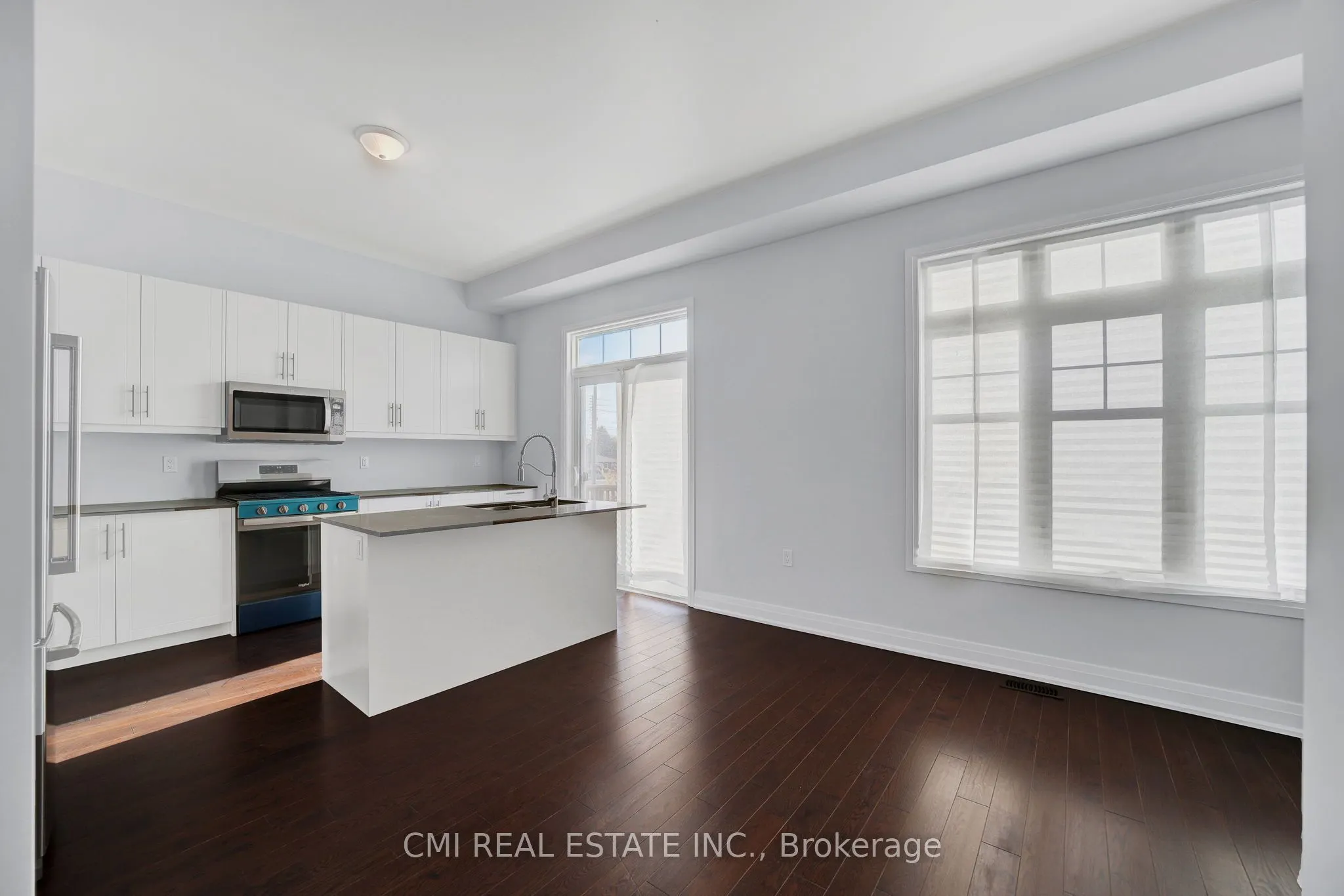 2122 Royal Gala Circle