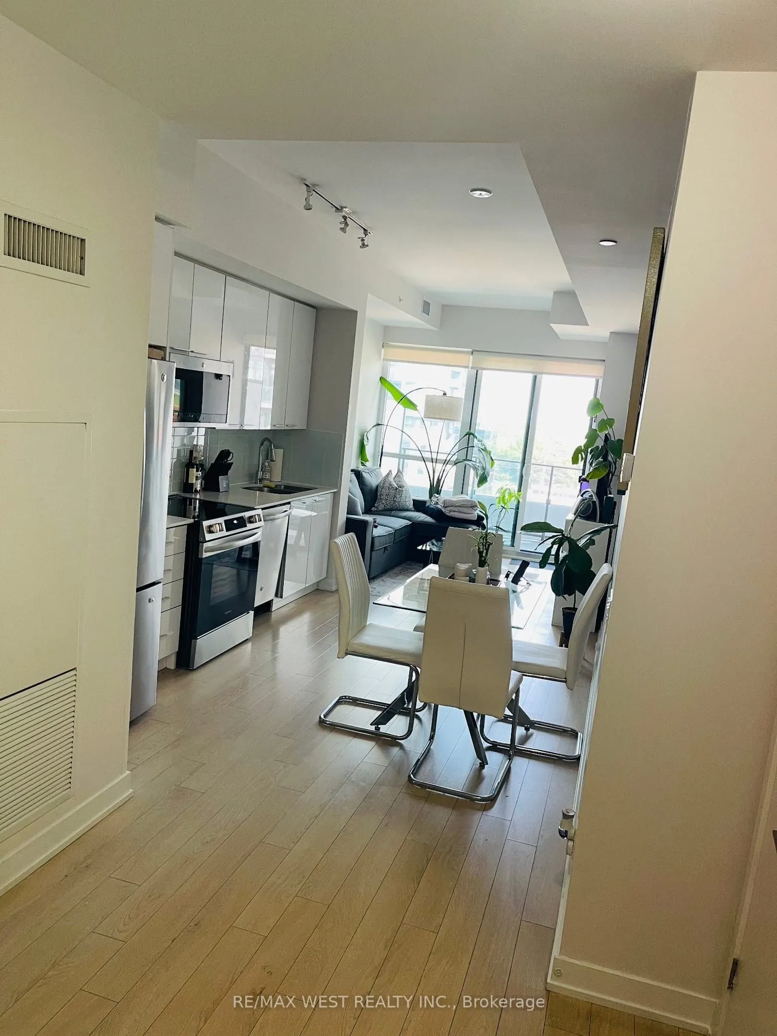 10 Park Lawn Road, #602