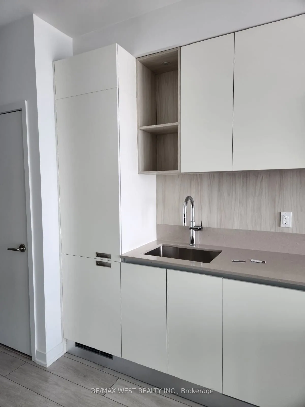 10 Park Lawn Road, #602