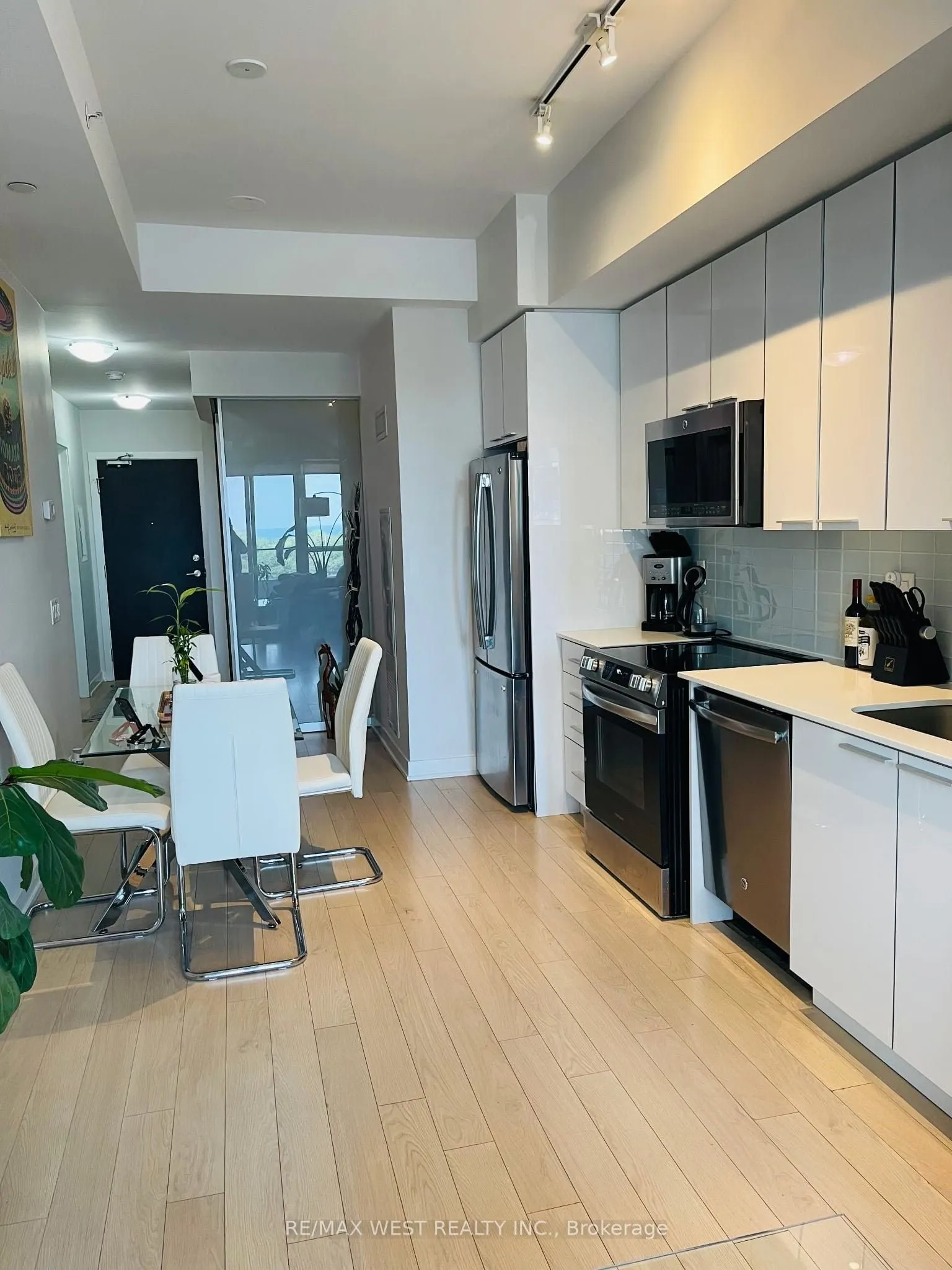 10 Park Lawn Road, #602