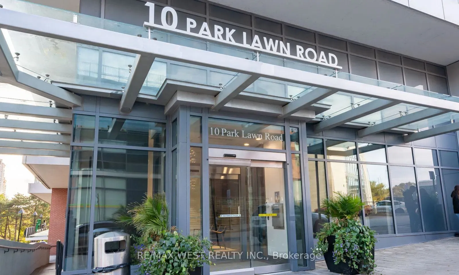 10 Park Lawn Road, #602