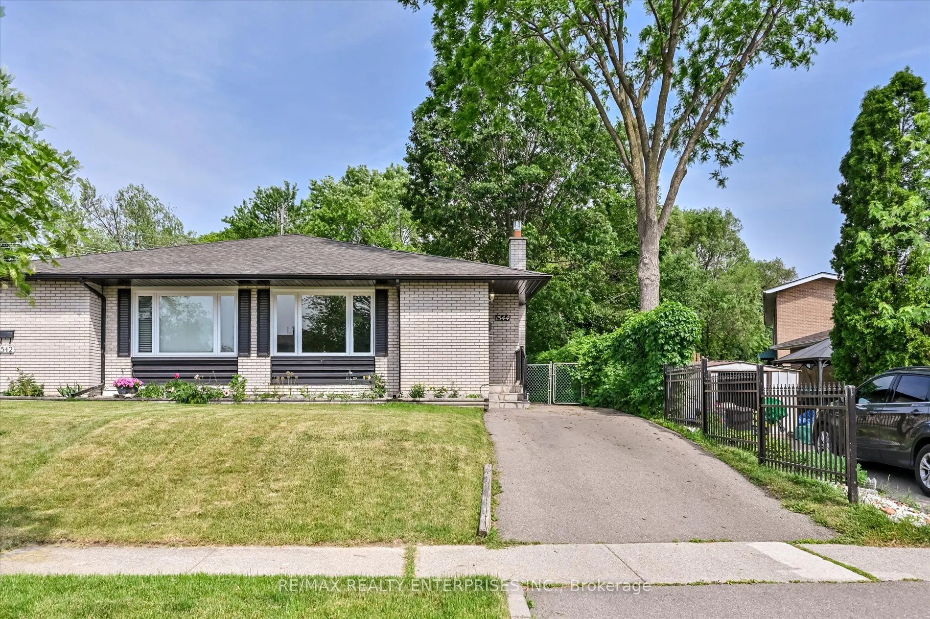 1544 Swanage Crescent