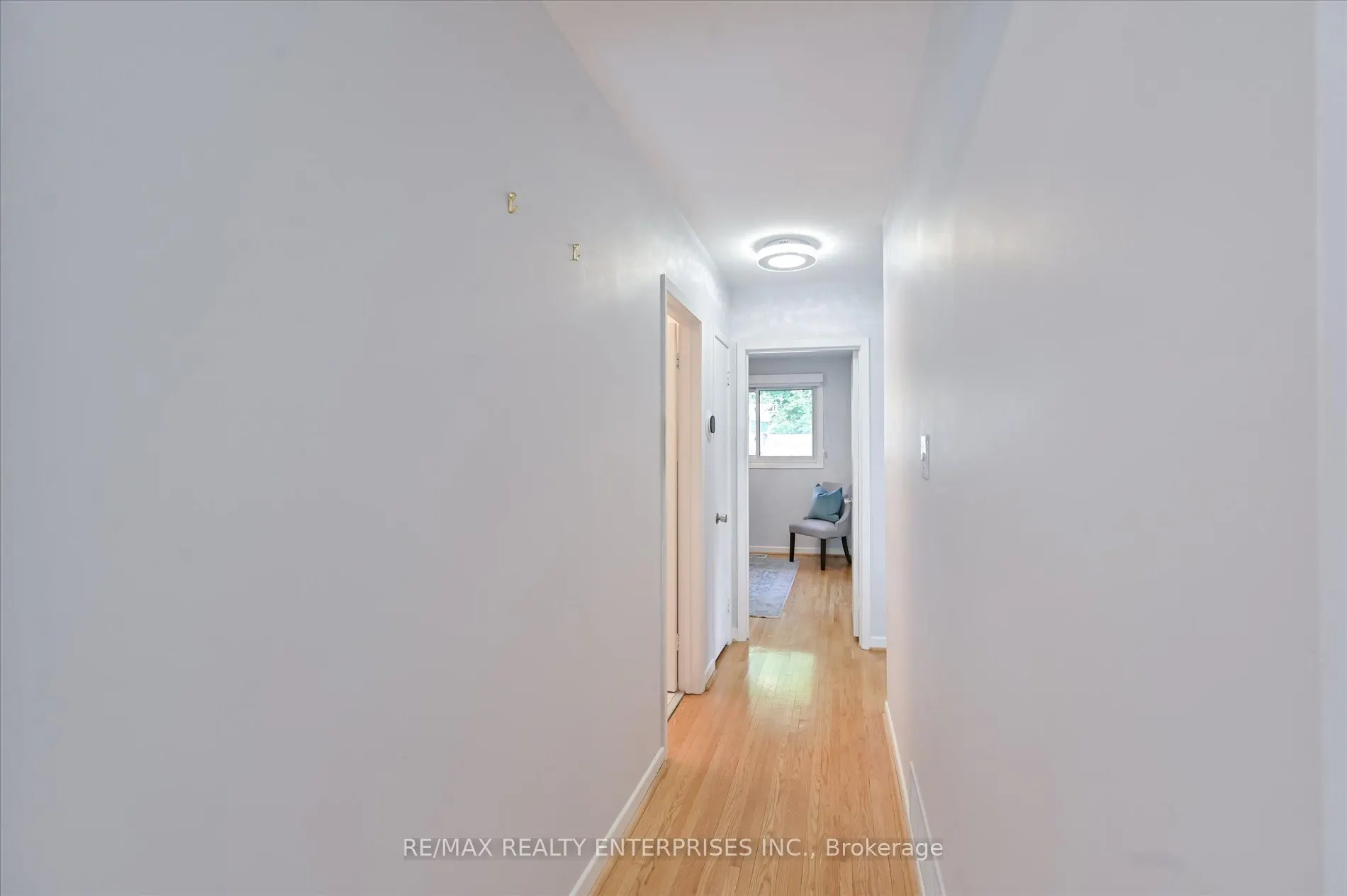 1544 Swanage Crescent