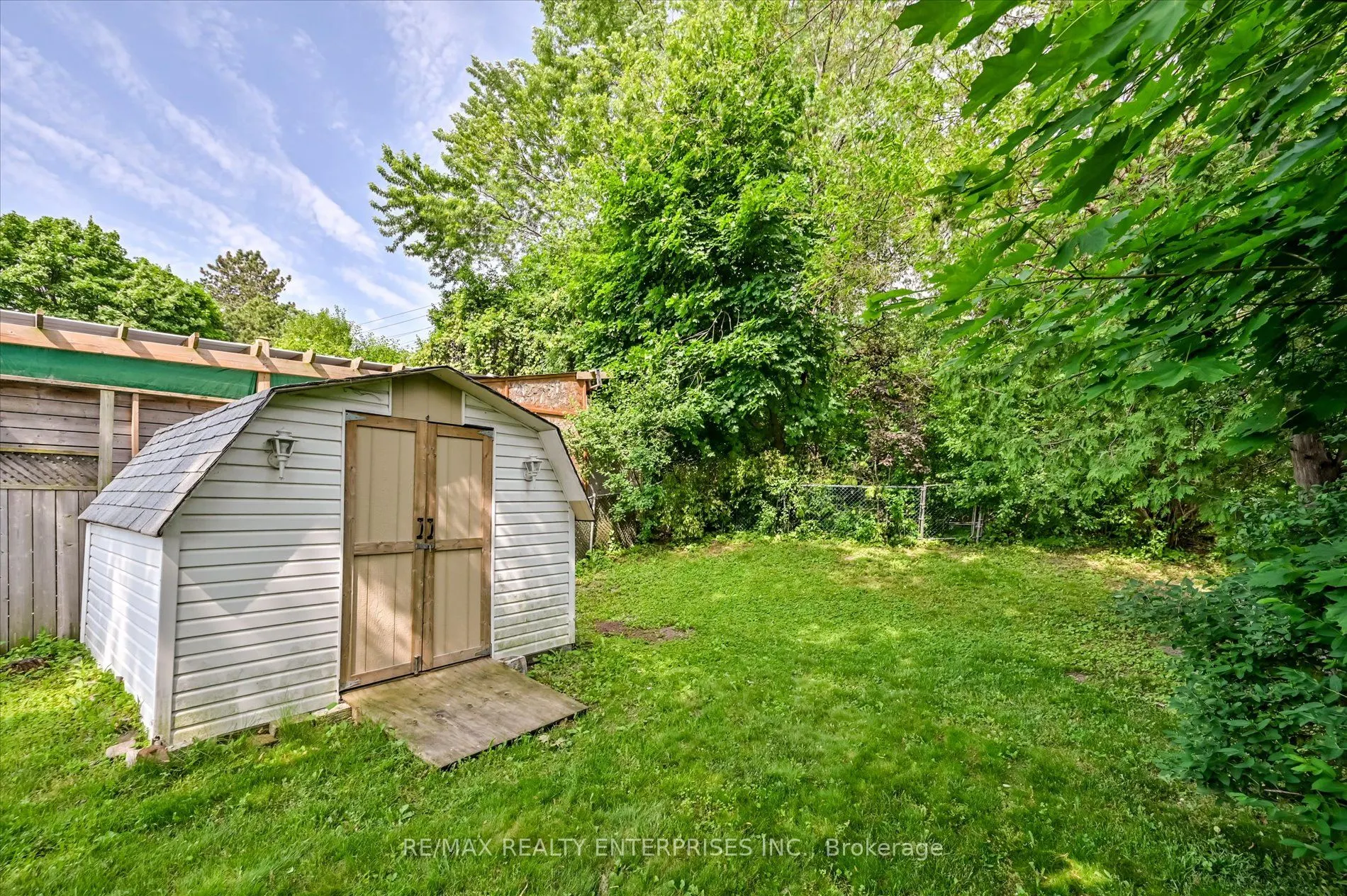 1544 Swanage Crescent
