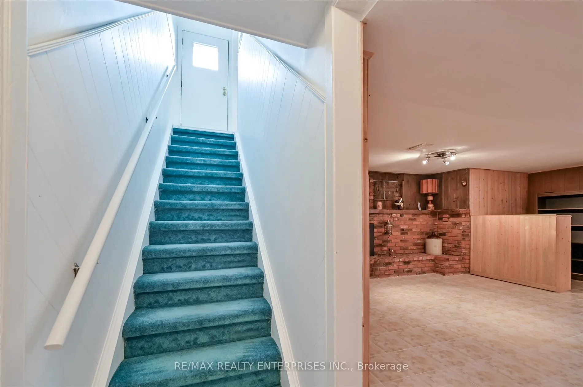 1544 Swanage Crescent