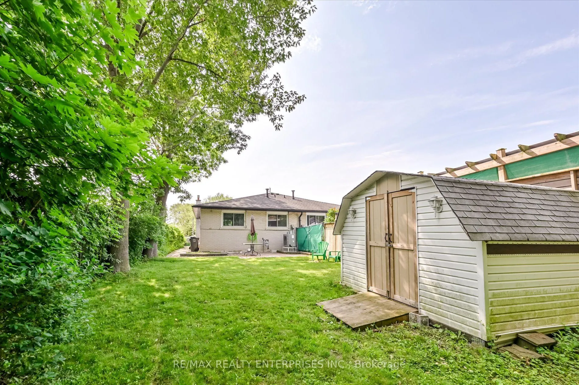 1544 Swanage Crescent