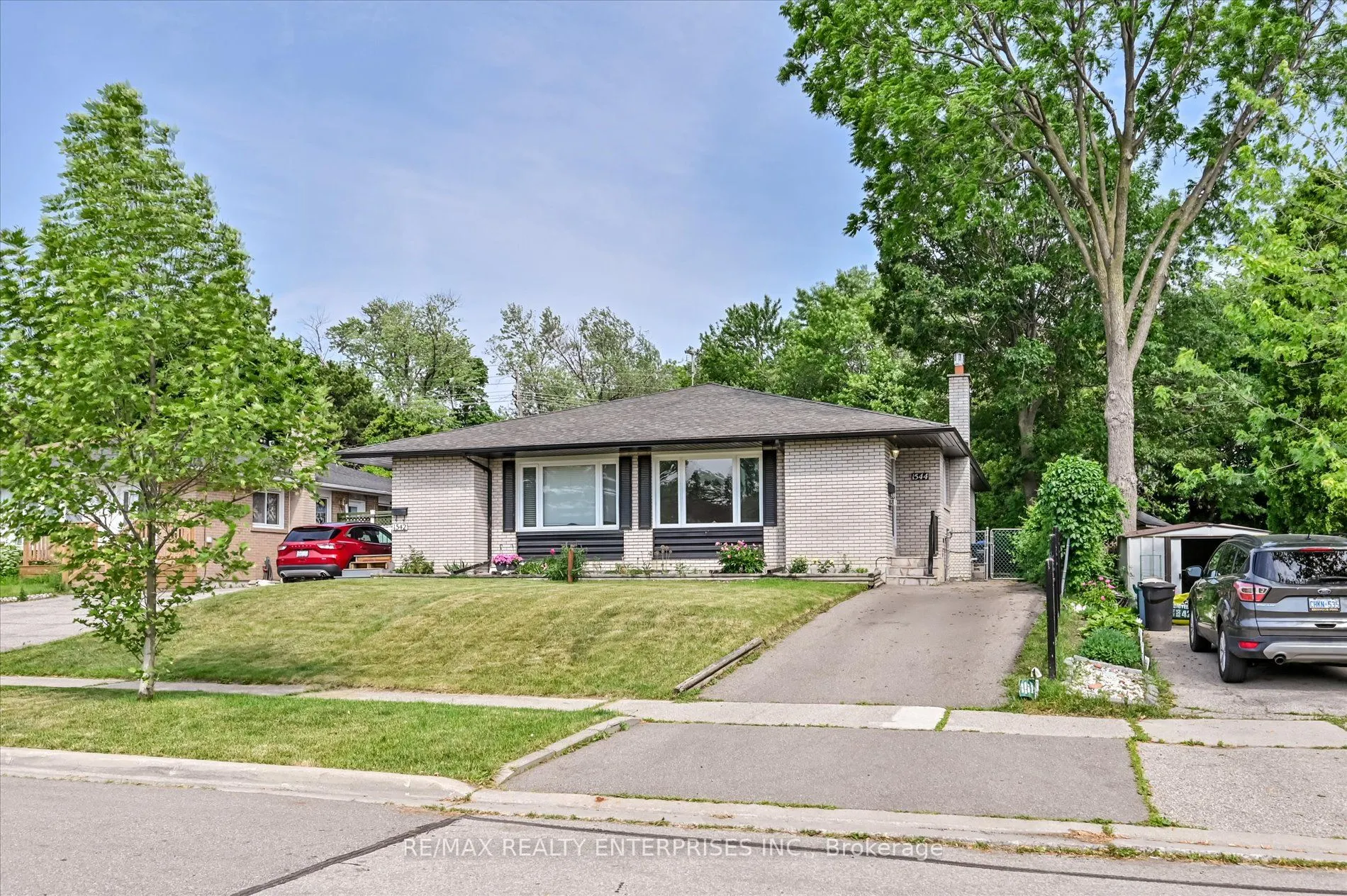 1544 Swanage Crescent