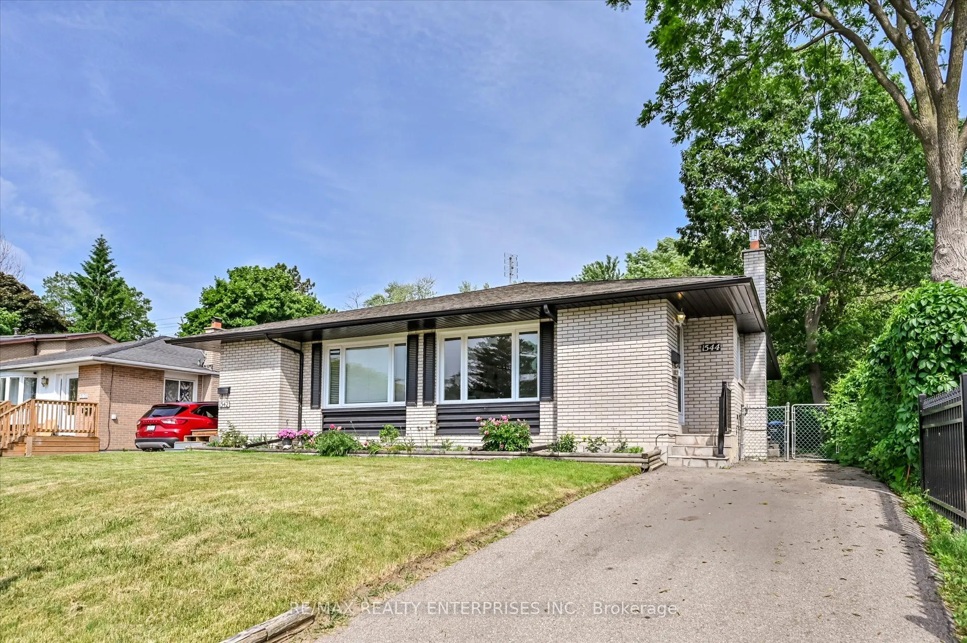1544 Swanage Crescent