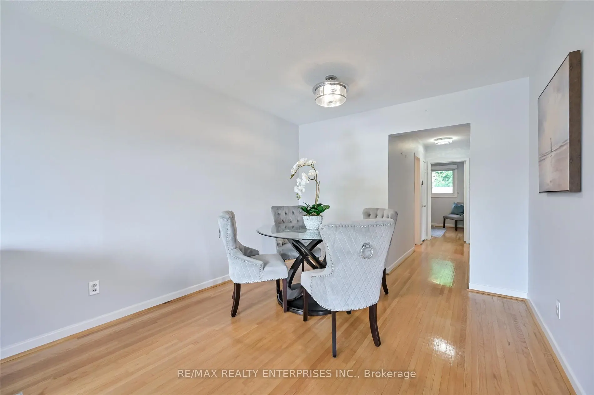 1544 Swanage Crescent
