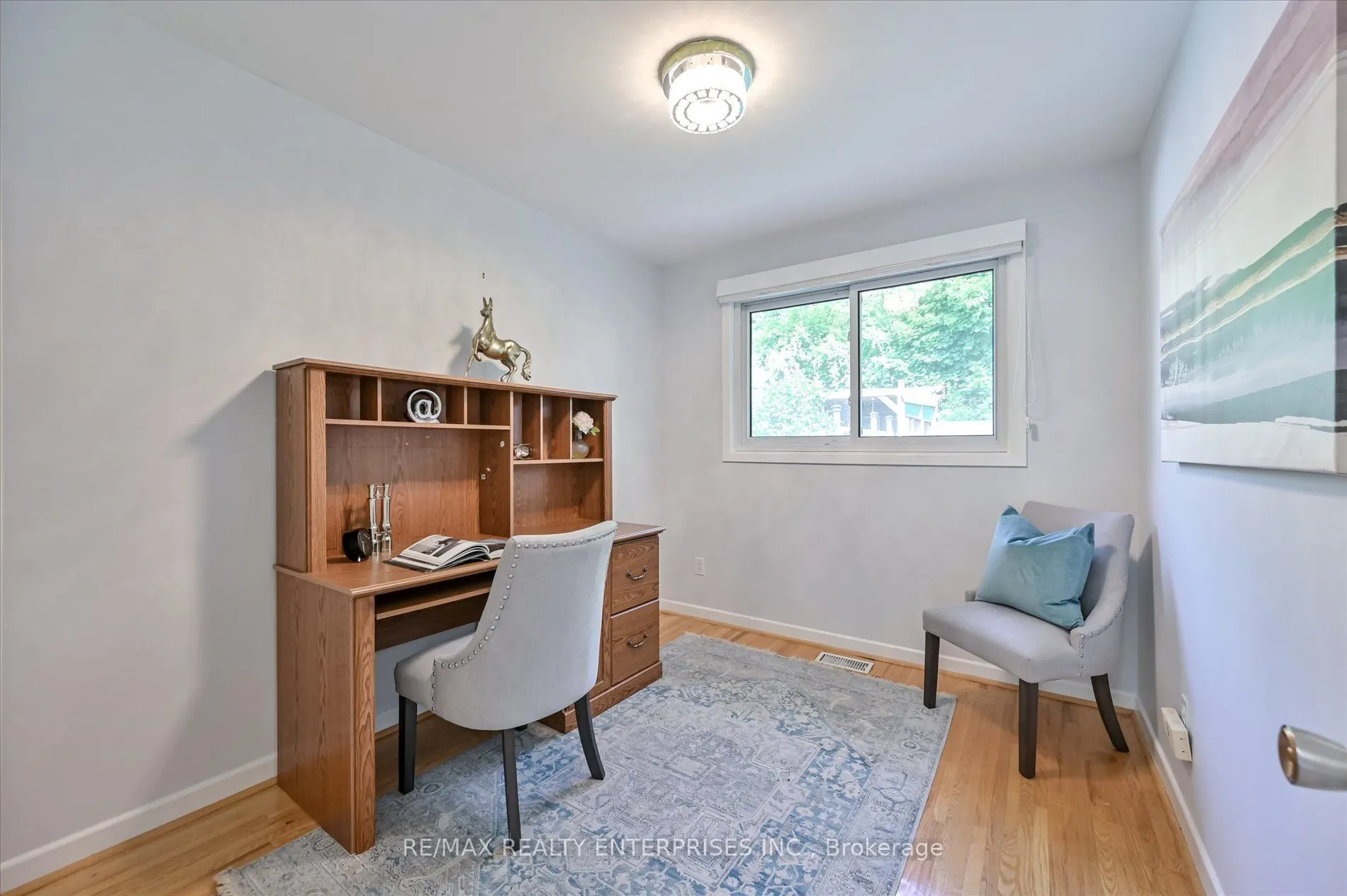 1544 Swanage Crescent