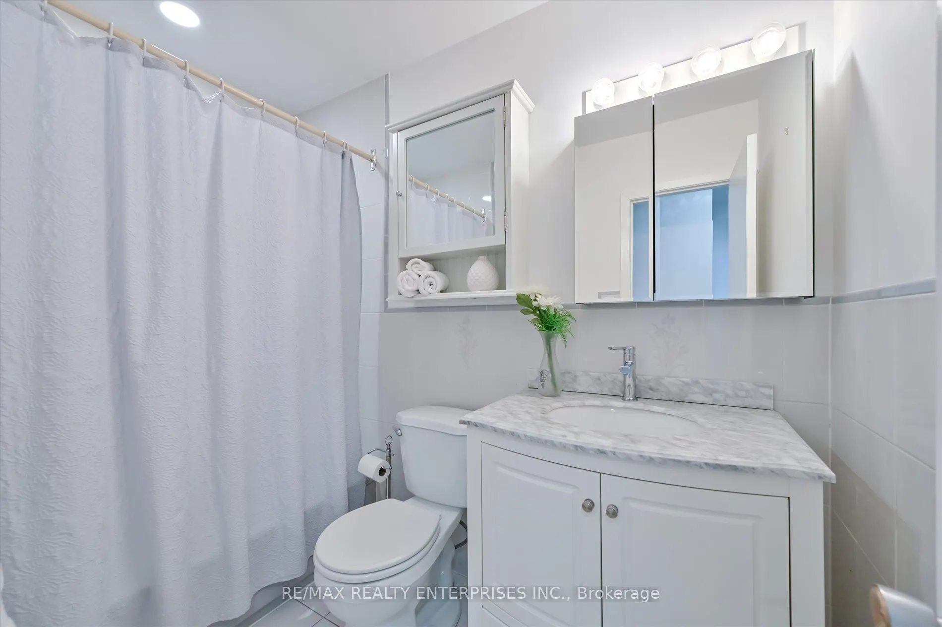 1544 Swanage Crescent
