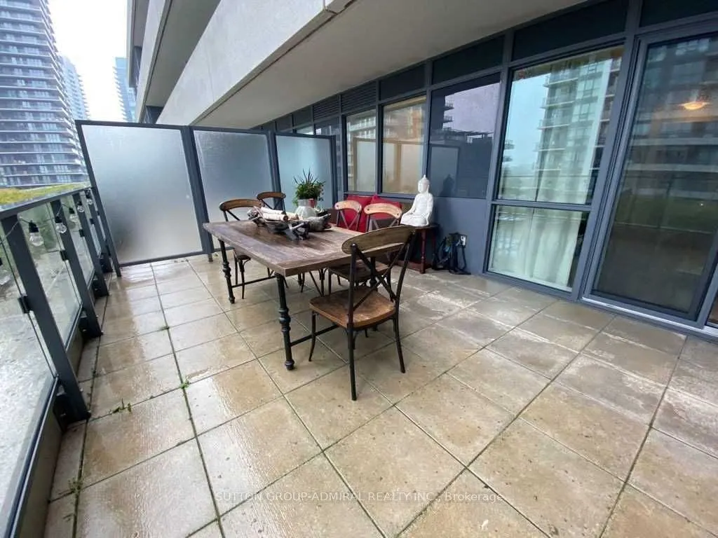 2200 Lake Shore Boulevard W, #607