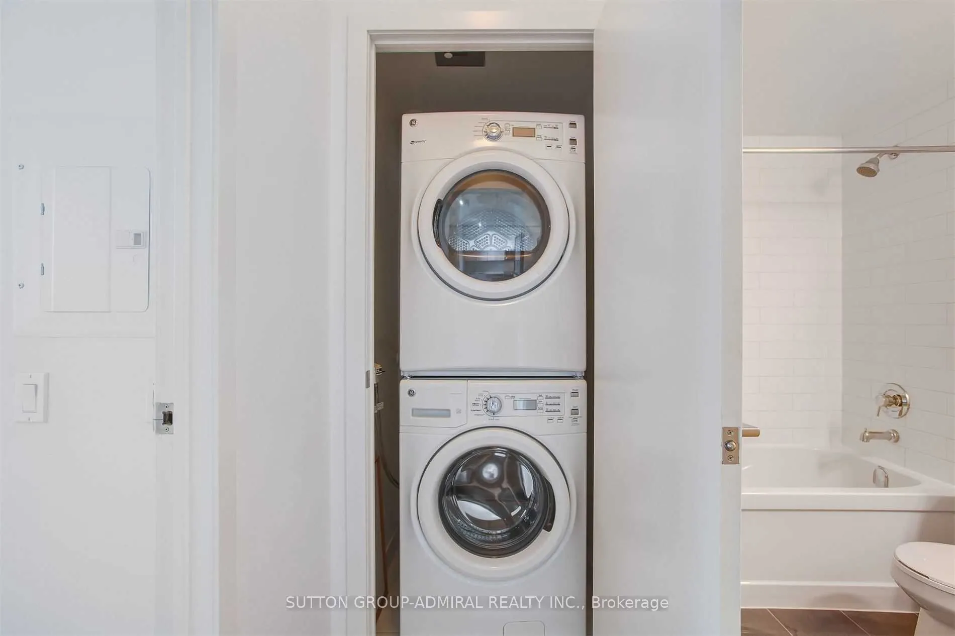 2200 Lake Shore Boulevard W, #607
