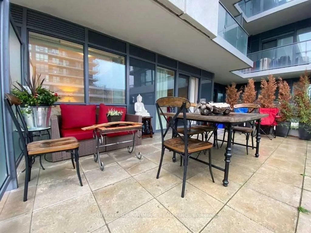 2200 Lake Shore Boulevard W, #607