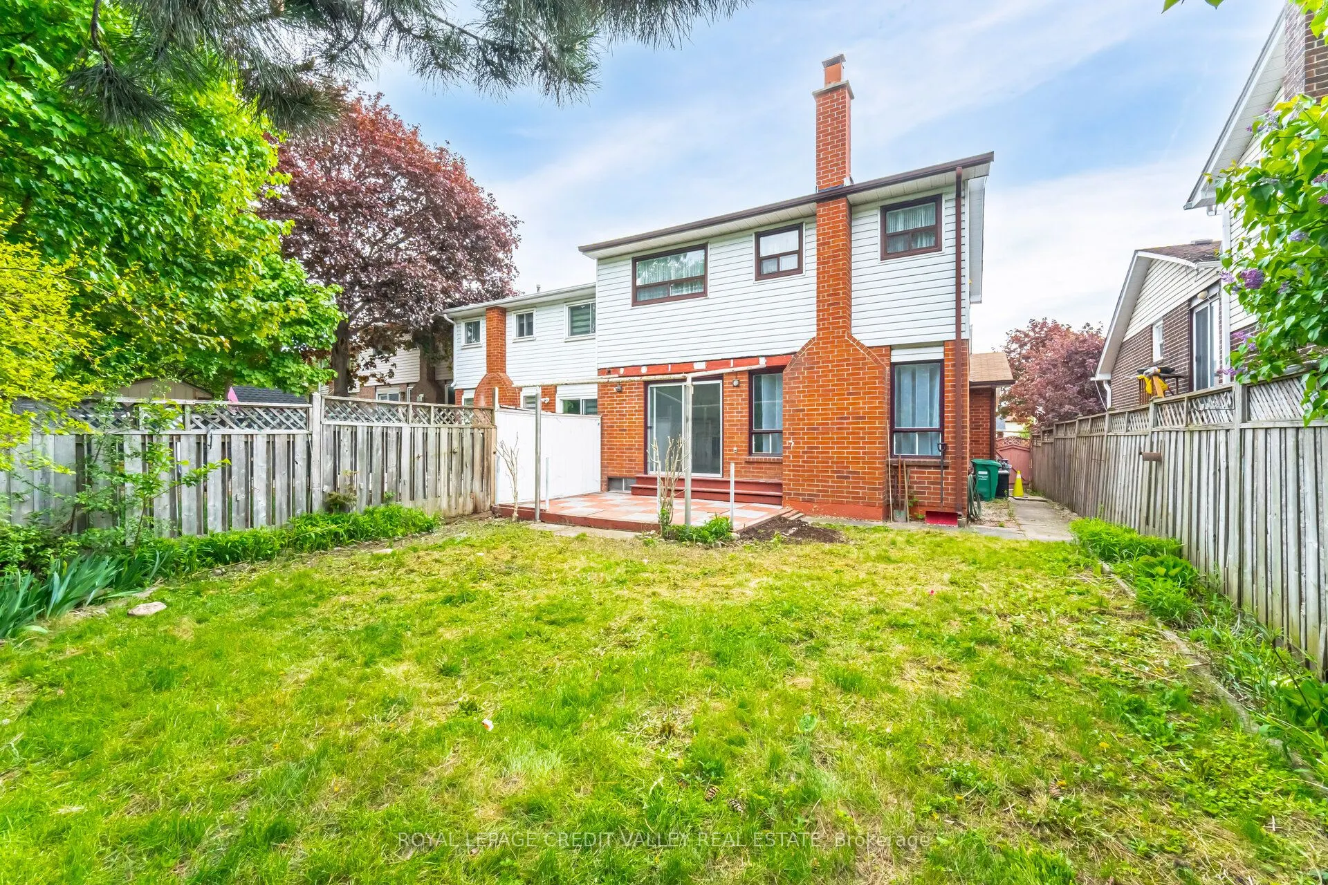44 Courtleigh Square