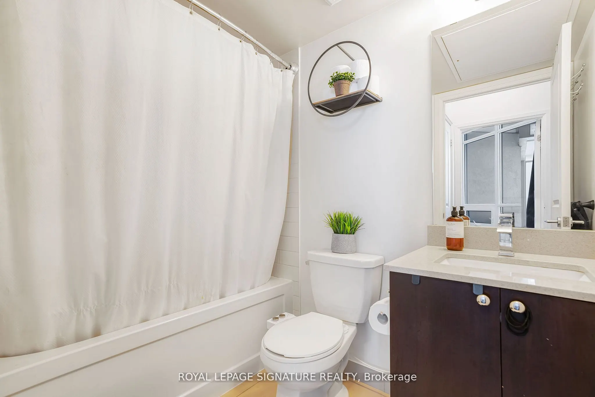 1185 The Queensway, #527