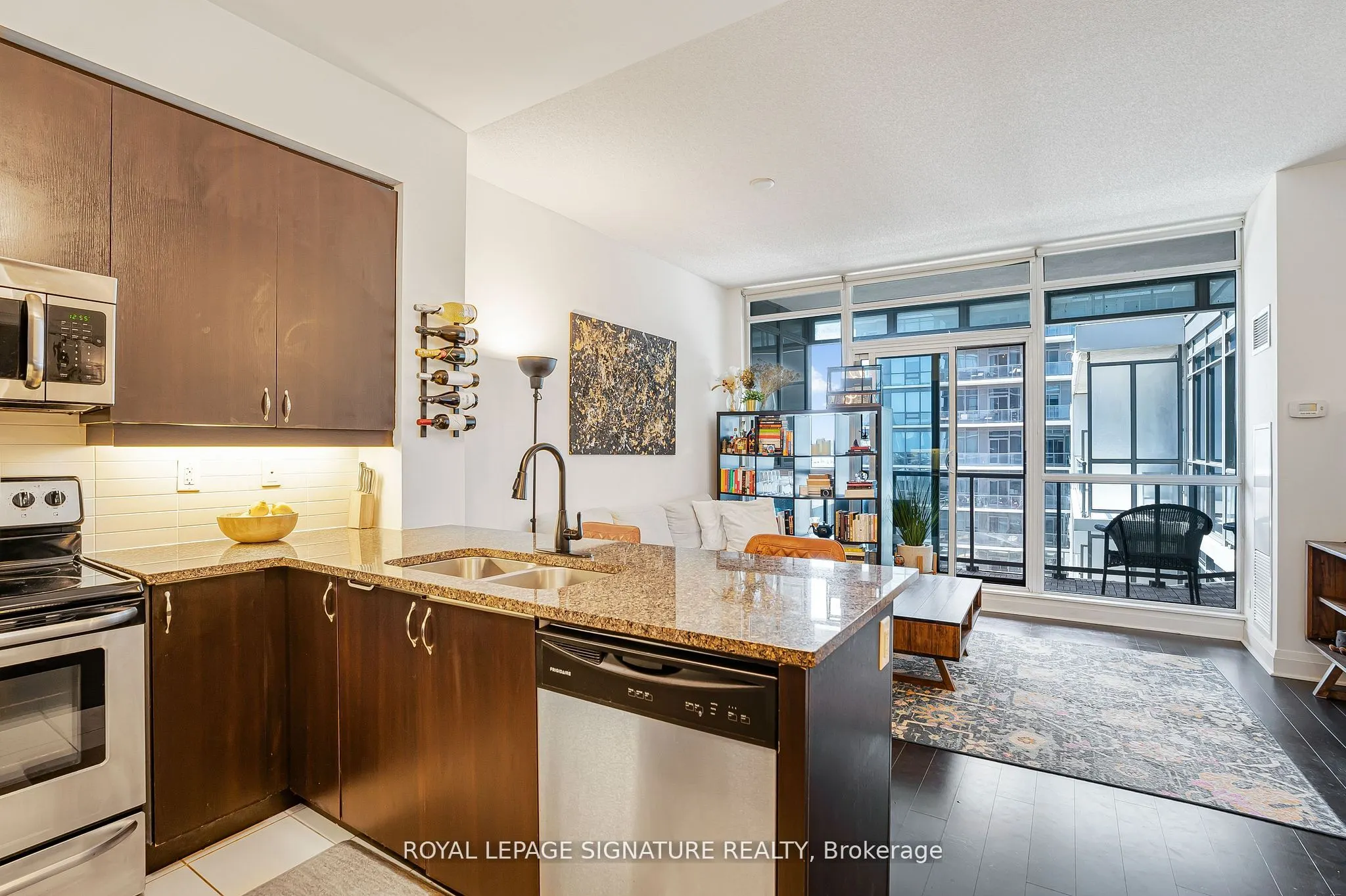 1185 The Queensway, #527