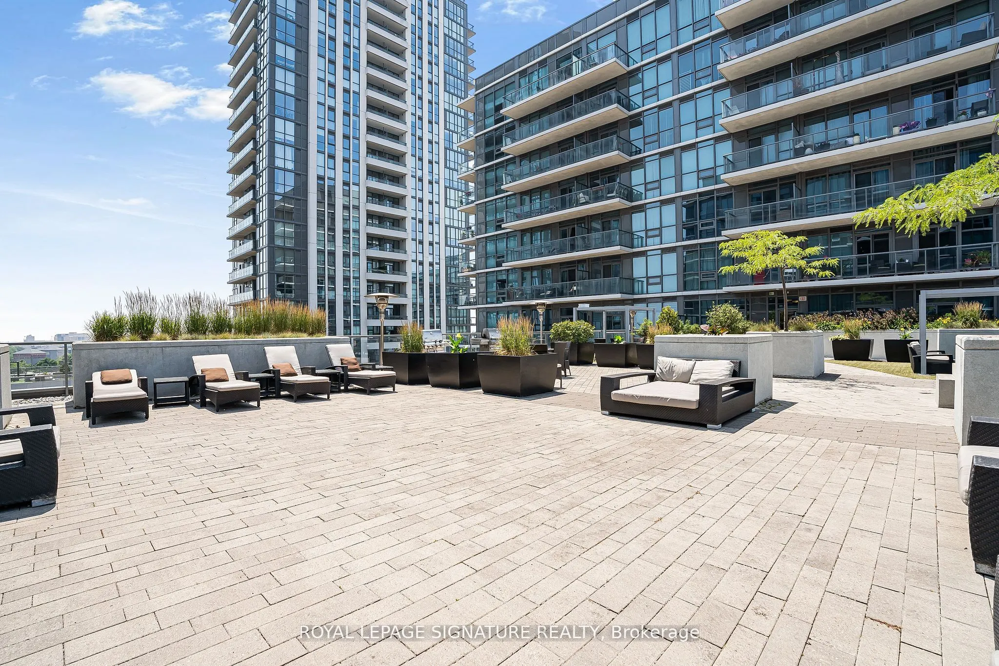 1185 The Queensway, #527