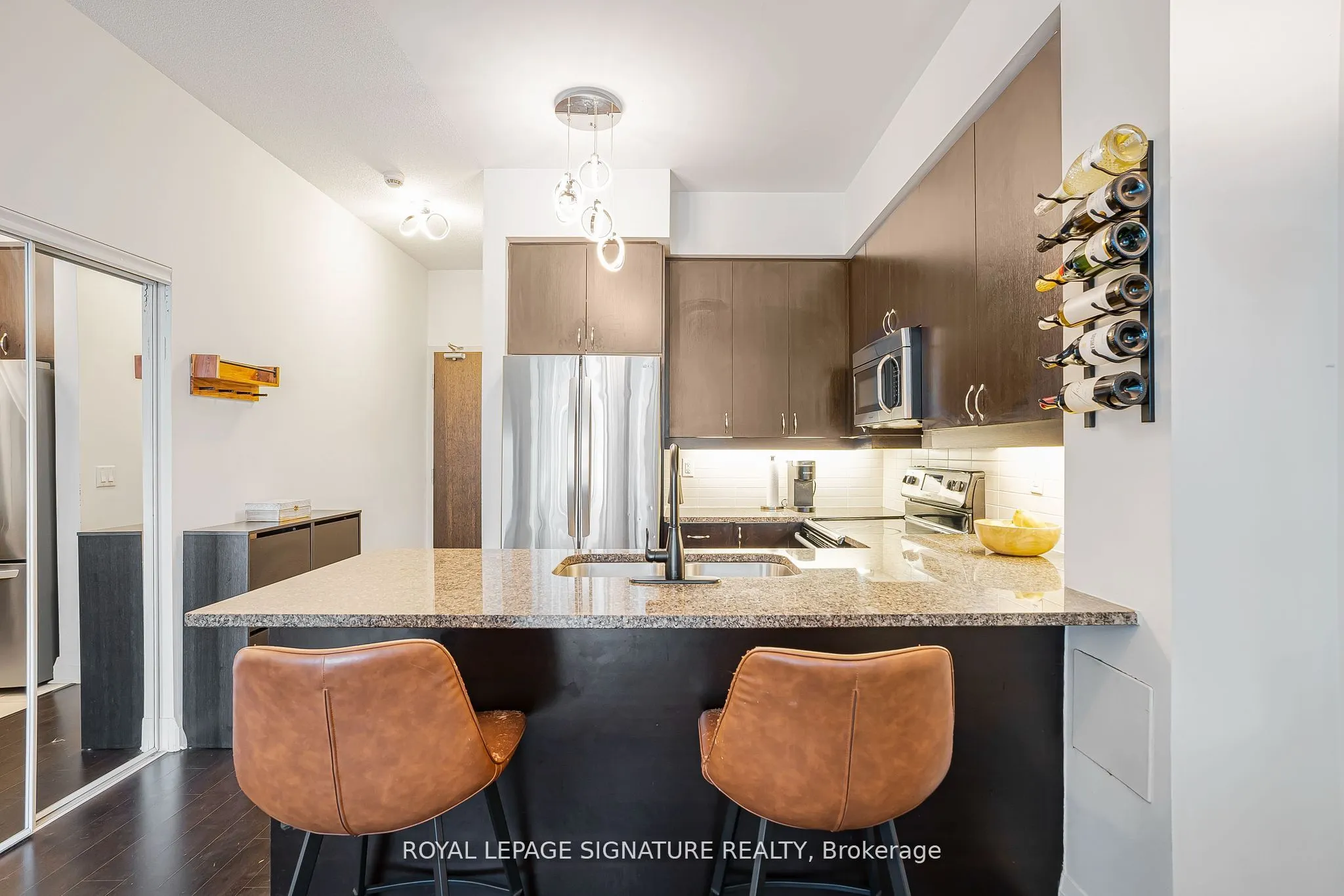 1185 The Queensway, #527