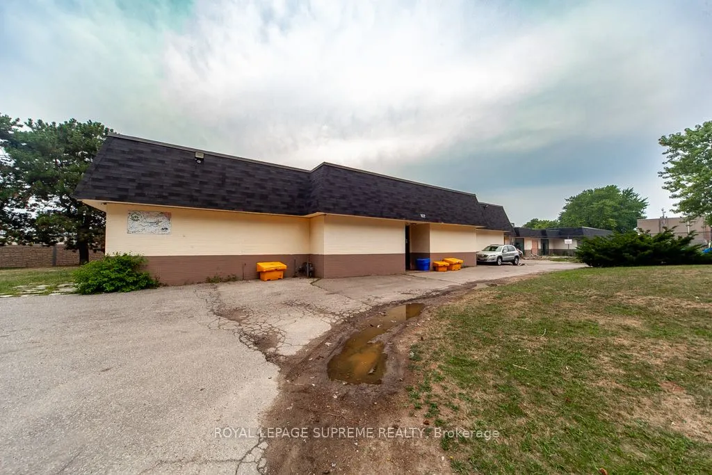 940 Caledonia Road, #908