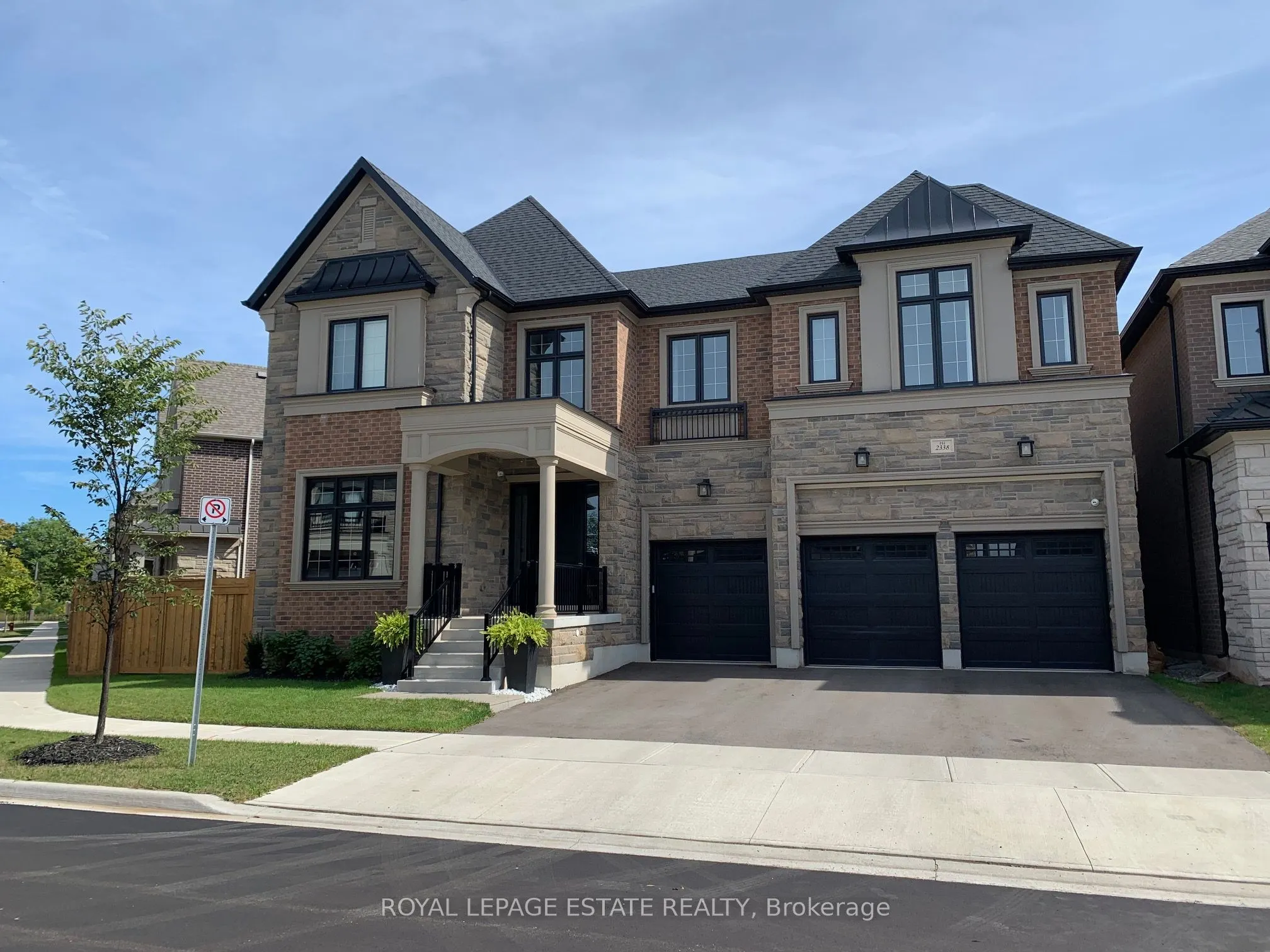 2338 Hyacinth Crescent