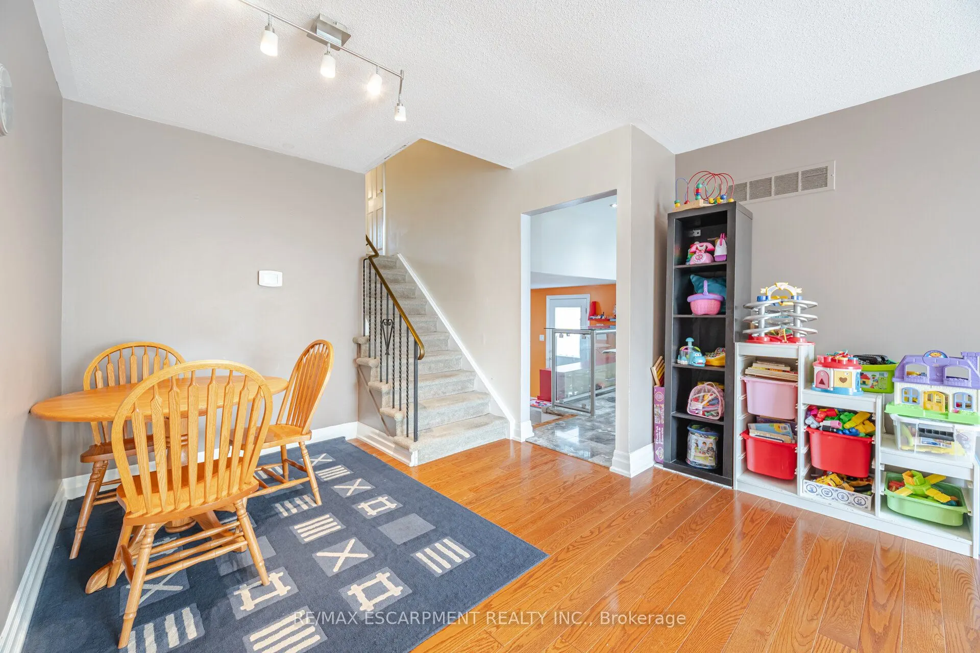 3621 CHIPLOW Road