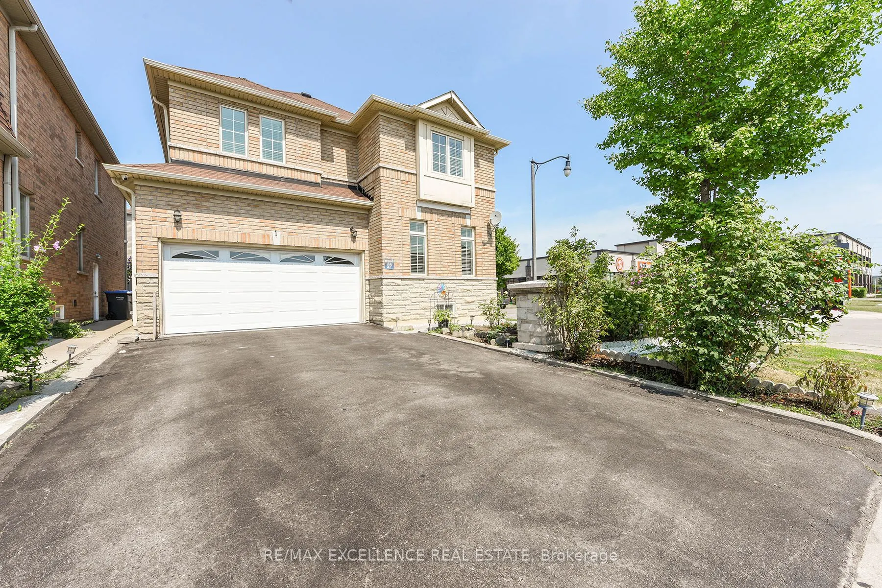 1 Fairwood Circle