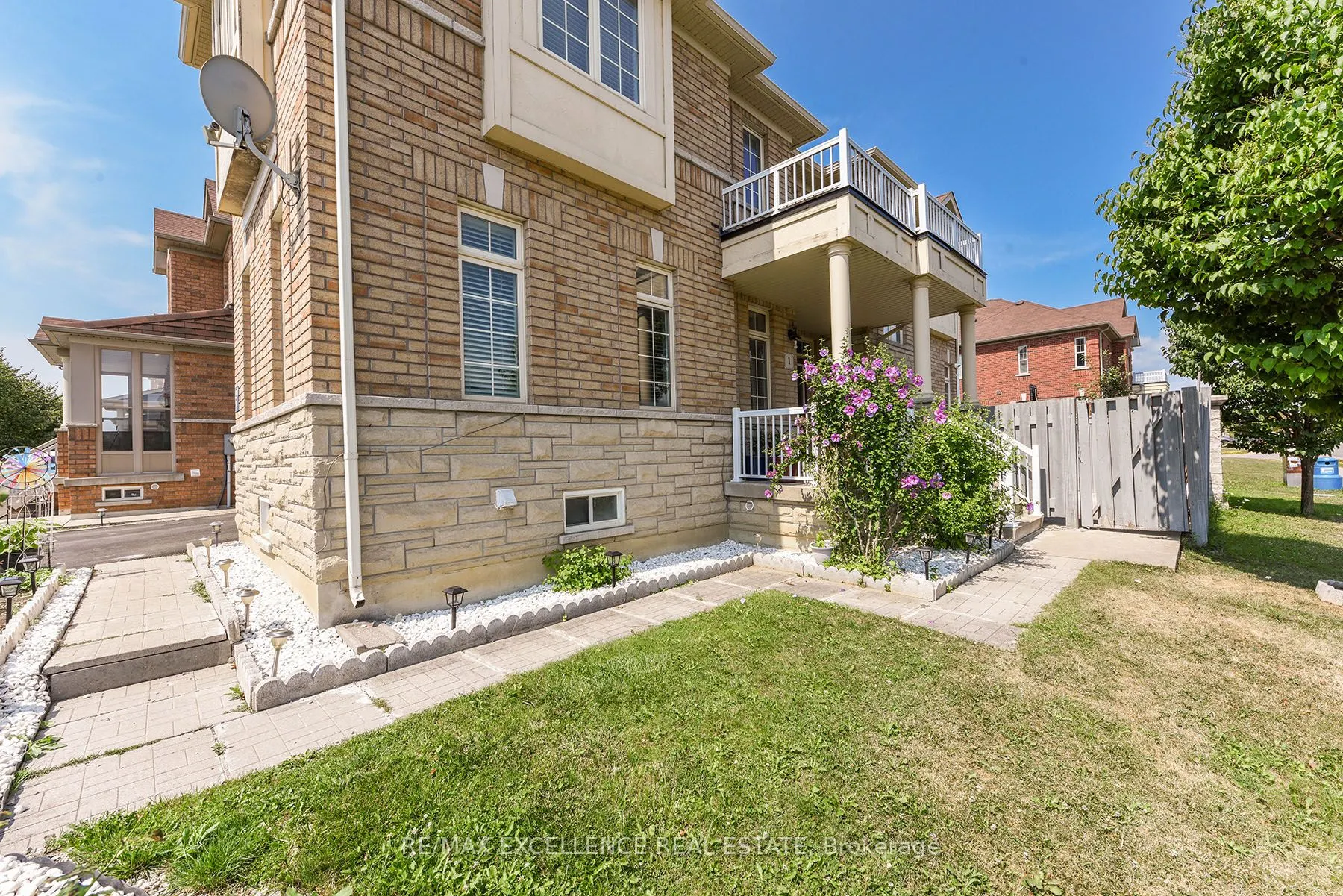 1 Fairwood Circle