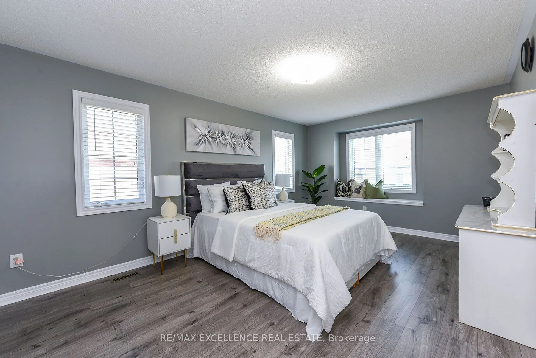 1 Fairwood Circle