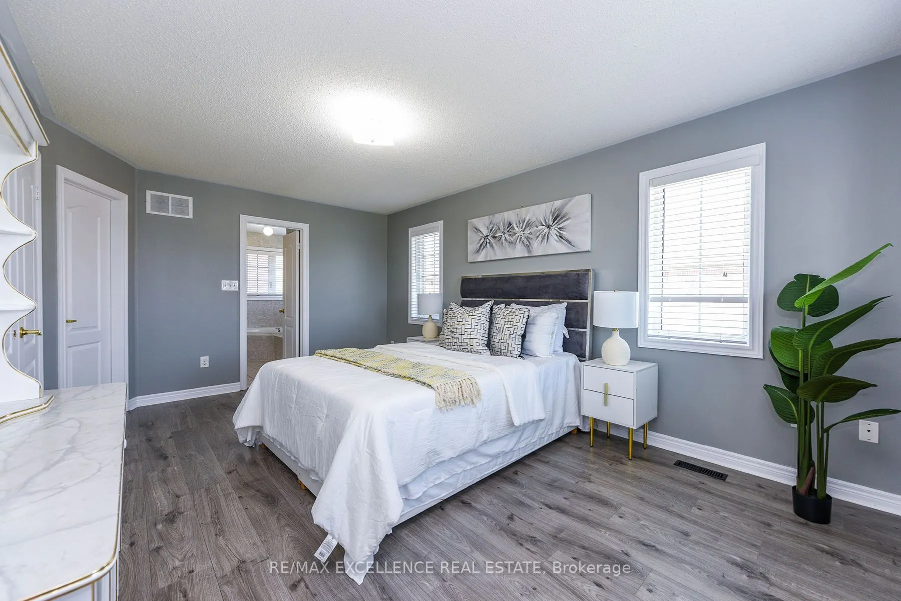 1 Fairwood Circle