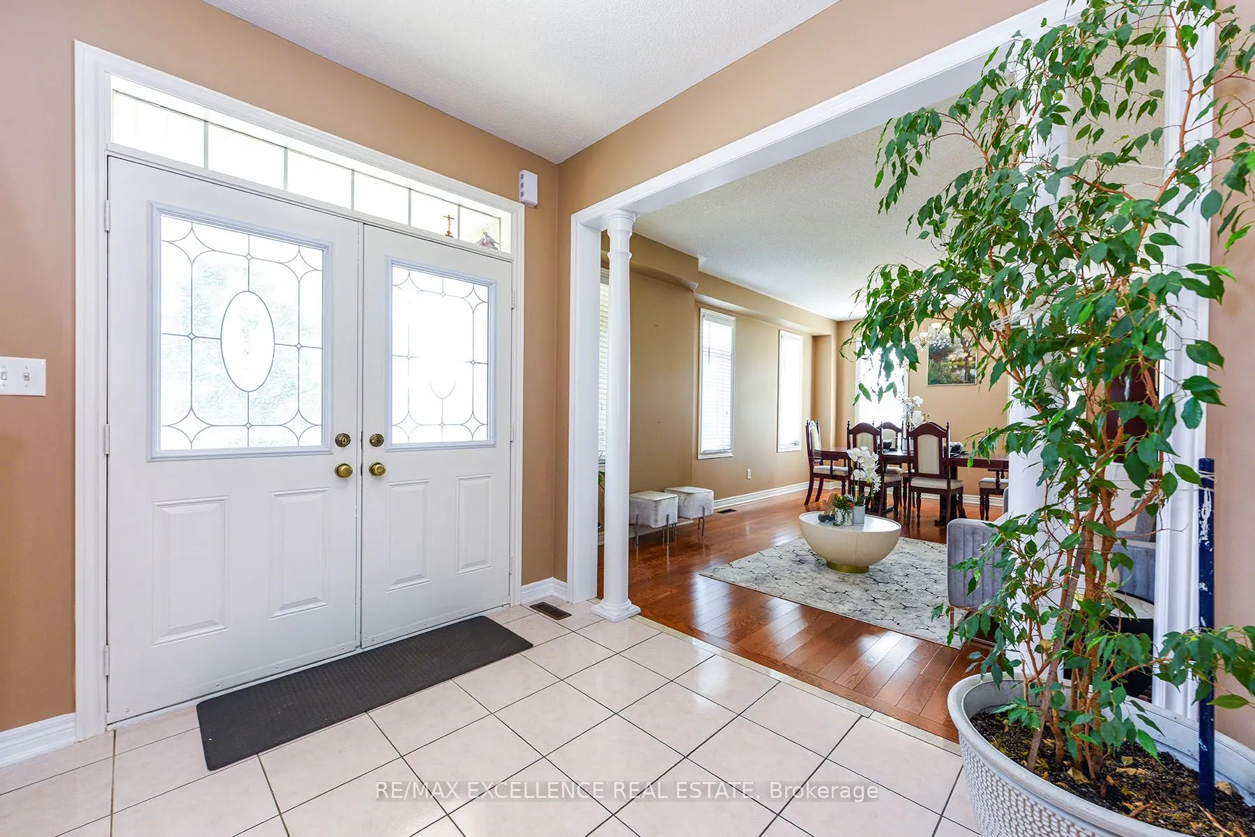 1 Fairwood Circle