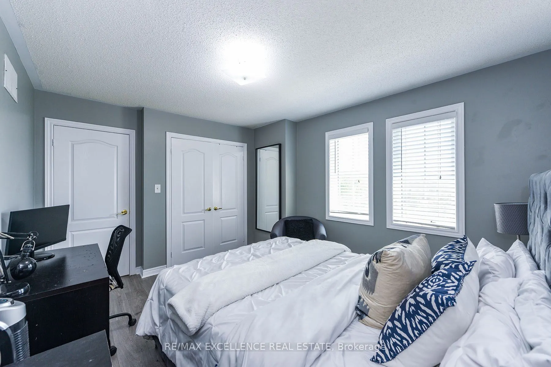 1 Fairwood Circle