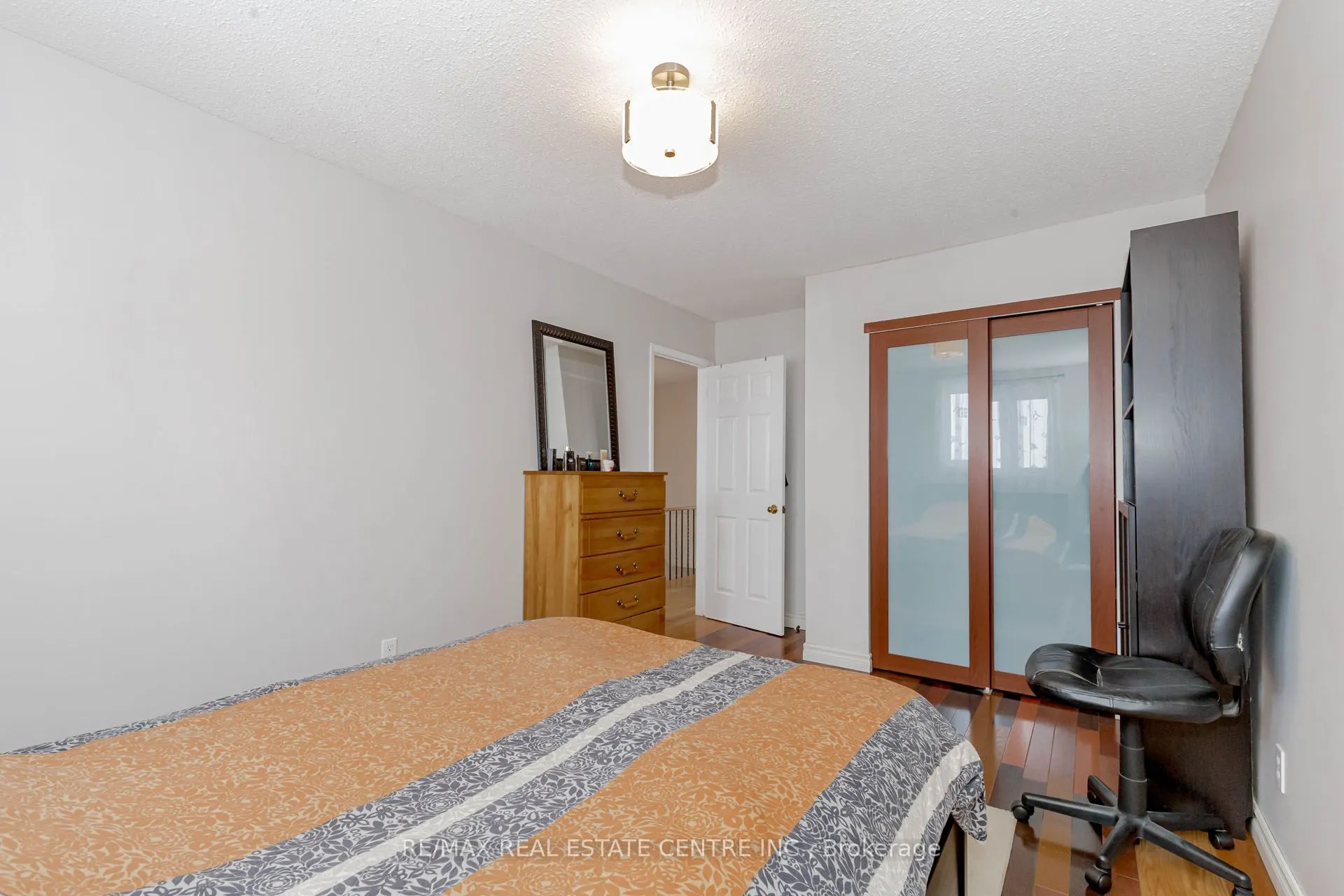 4155 Dursley Crescent