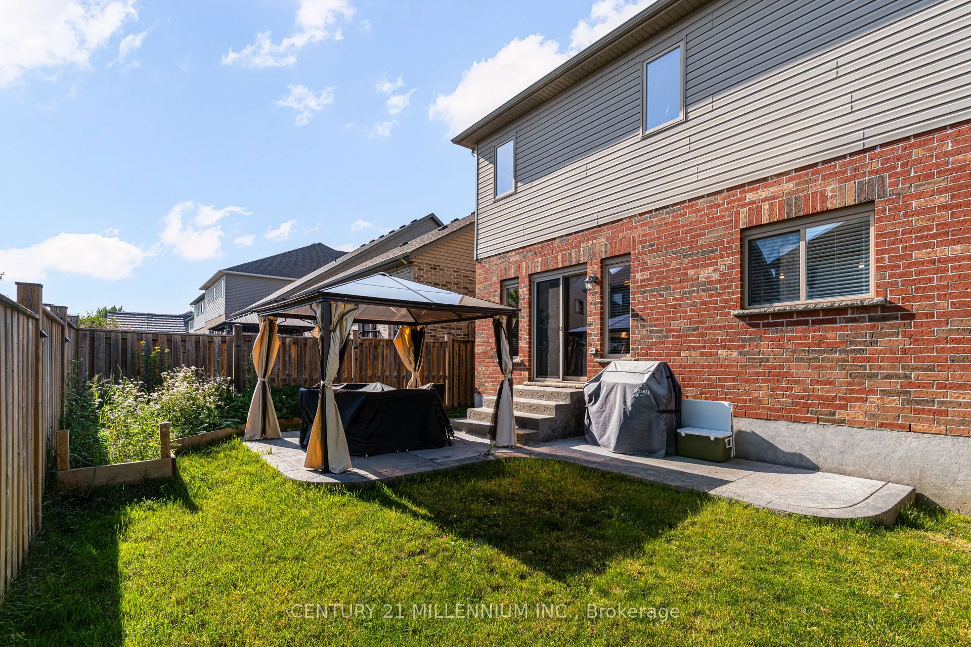82 Wardlaw Avenue