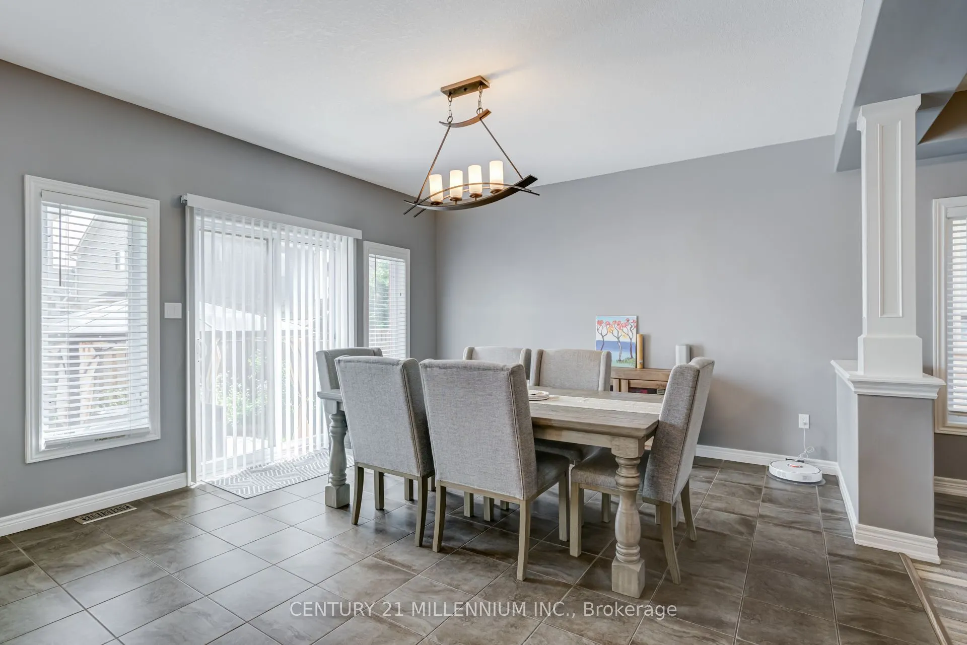 82 Wardlaw Avenue