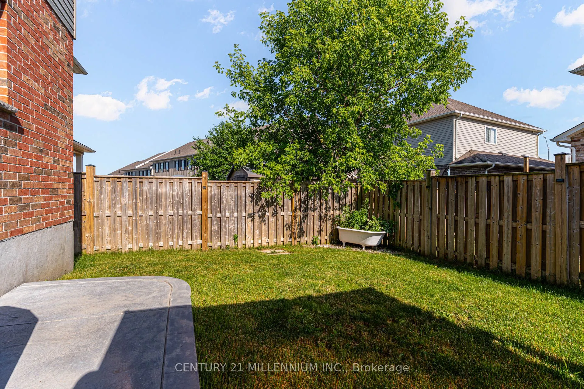 82 Wardlaw Avenue