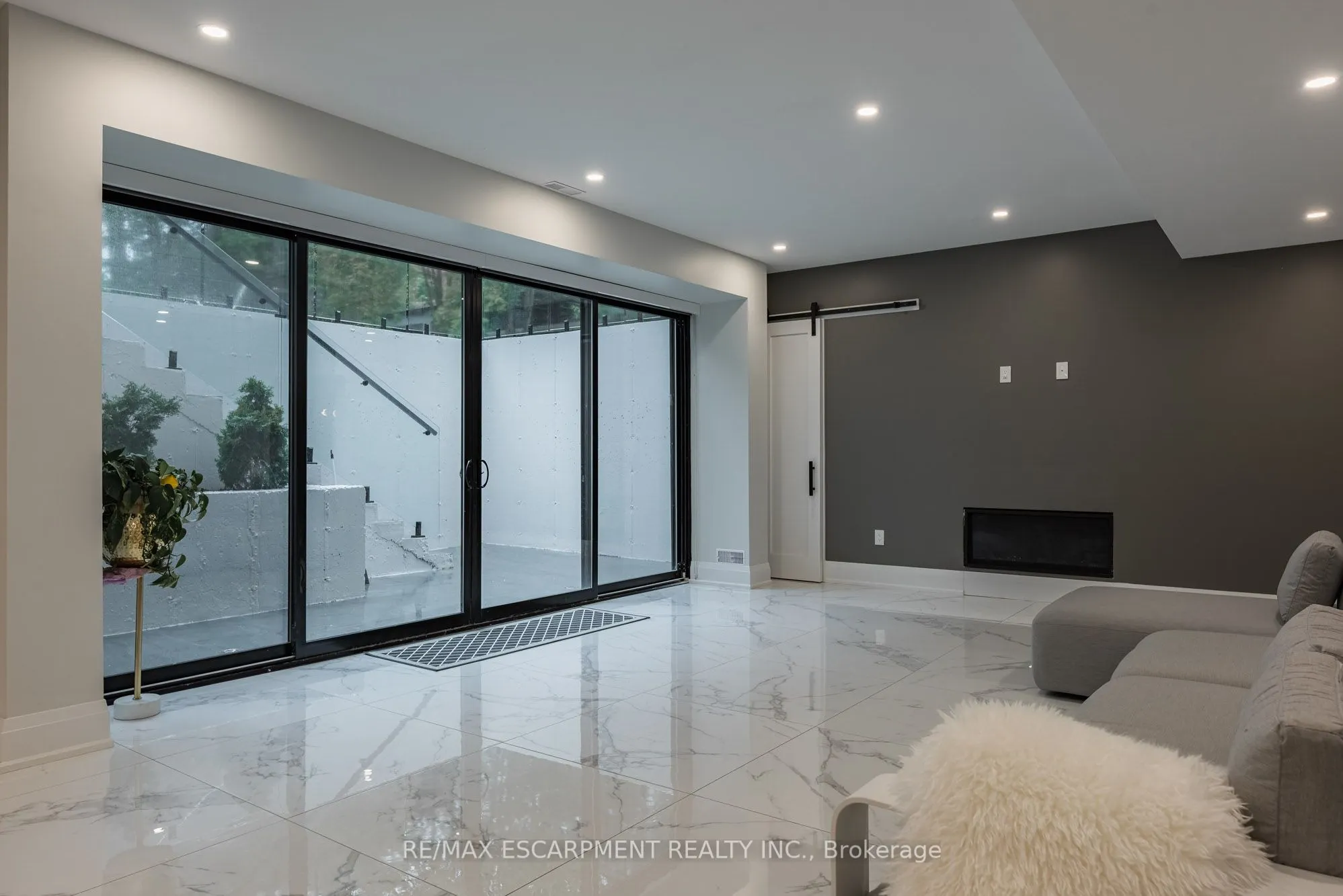 2110 Stonehouse Crescent