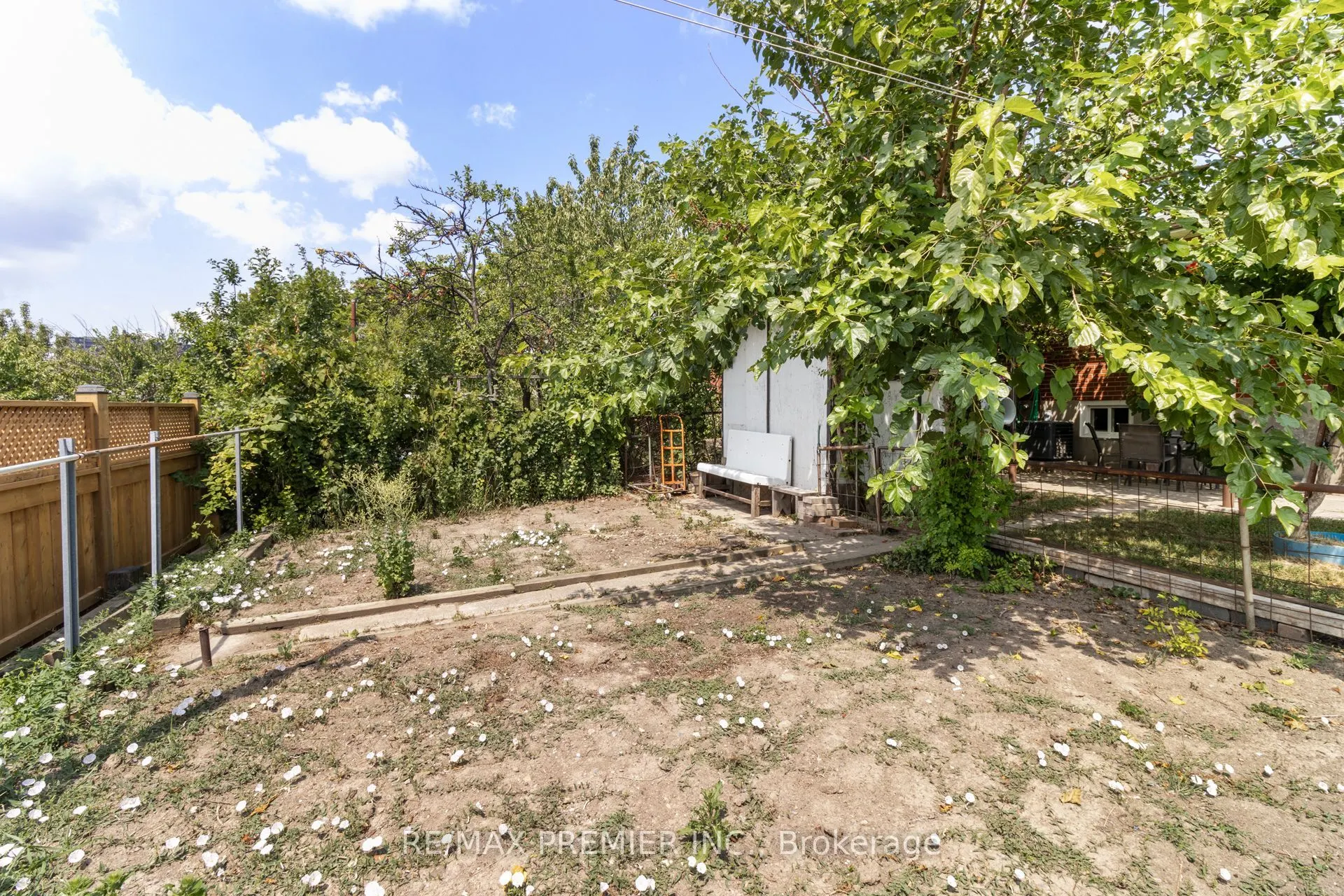 28 Futura Drive
