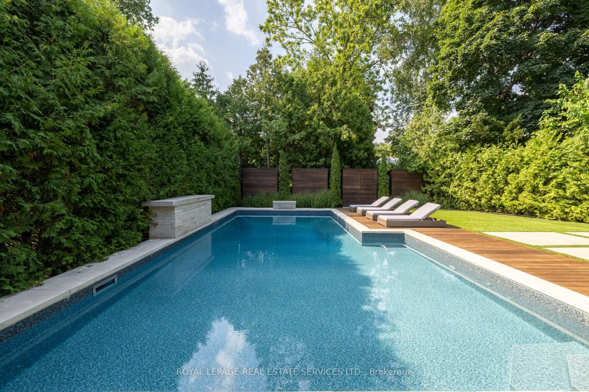 1471 Rogerswood Court