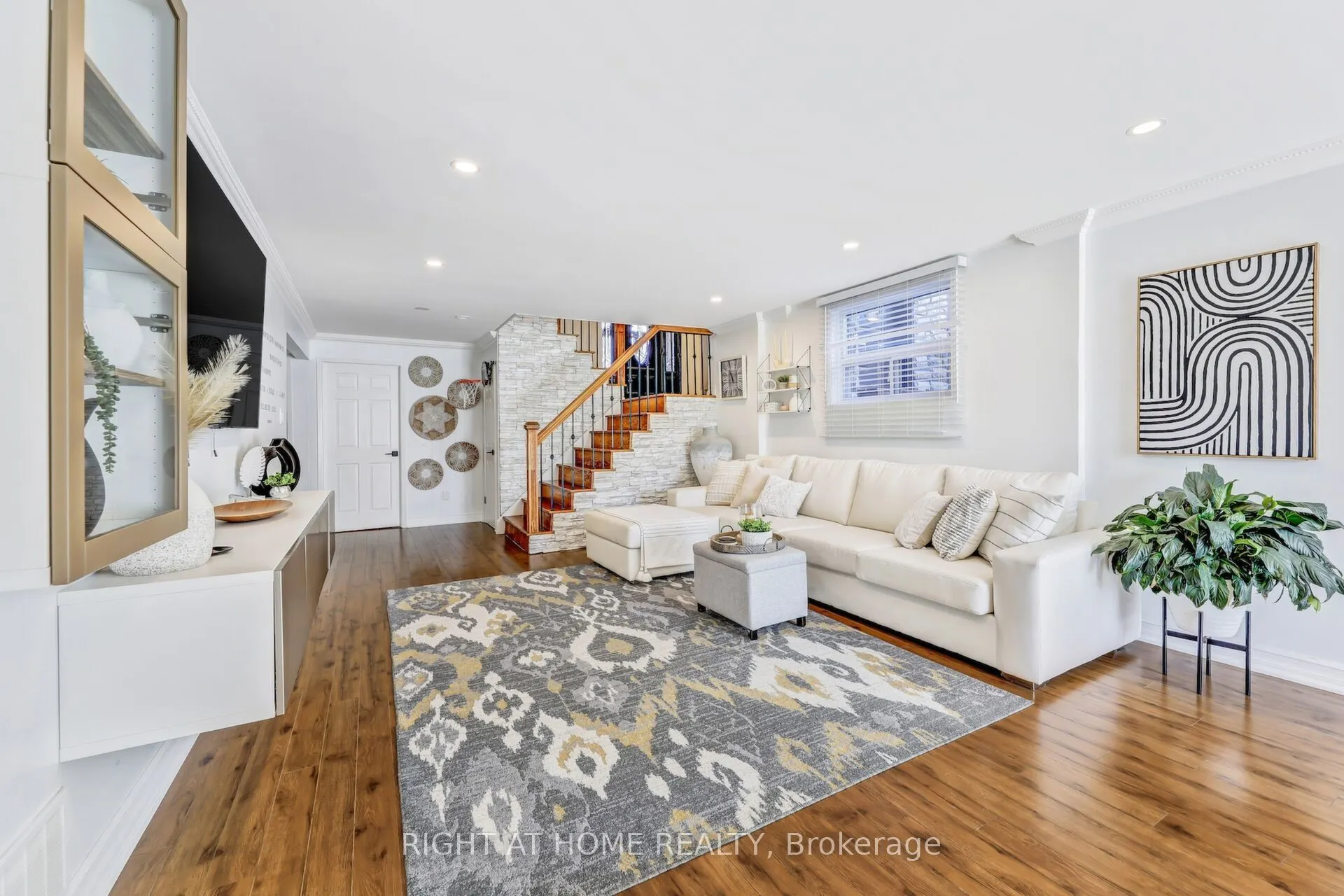 2837 Kingsberry Crescent