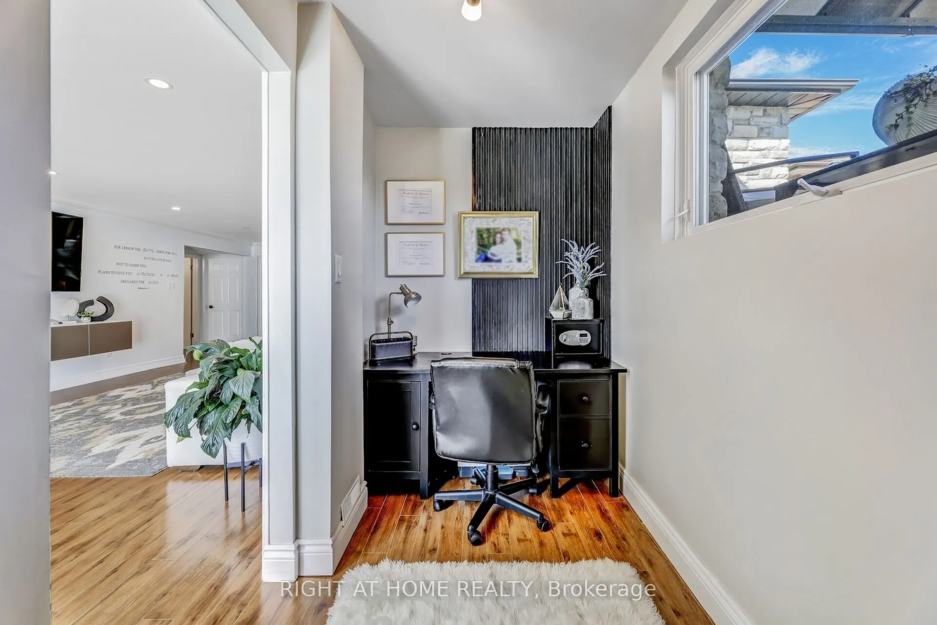 2837 Kingsberry Crescent