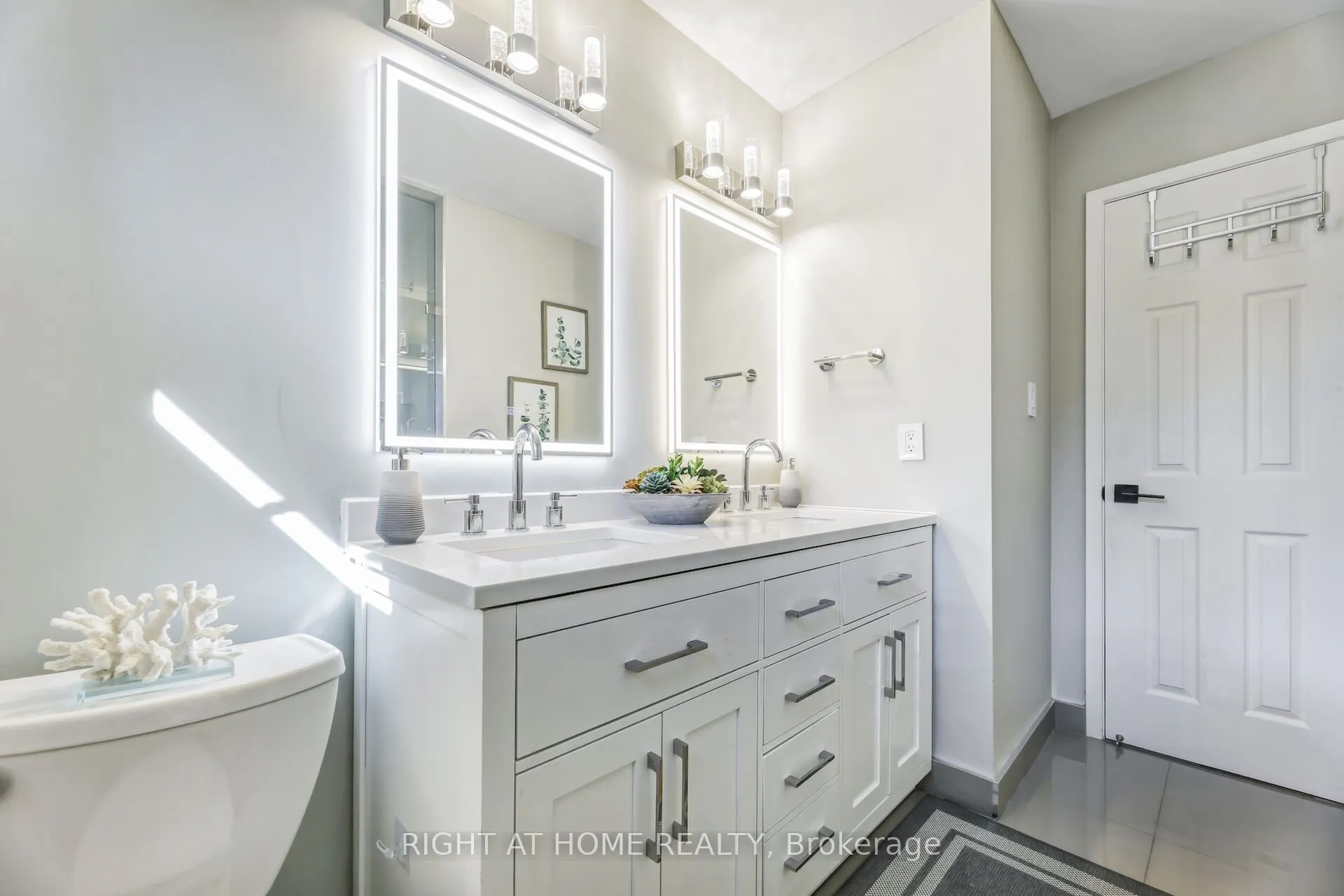 2837 Kingsberry Crescent