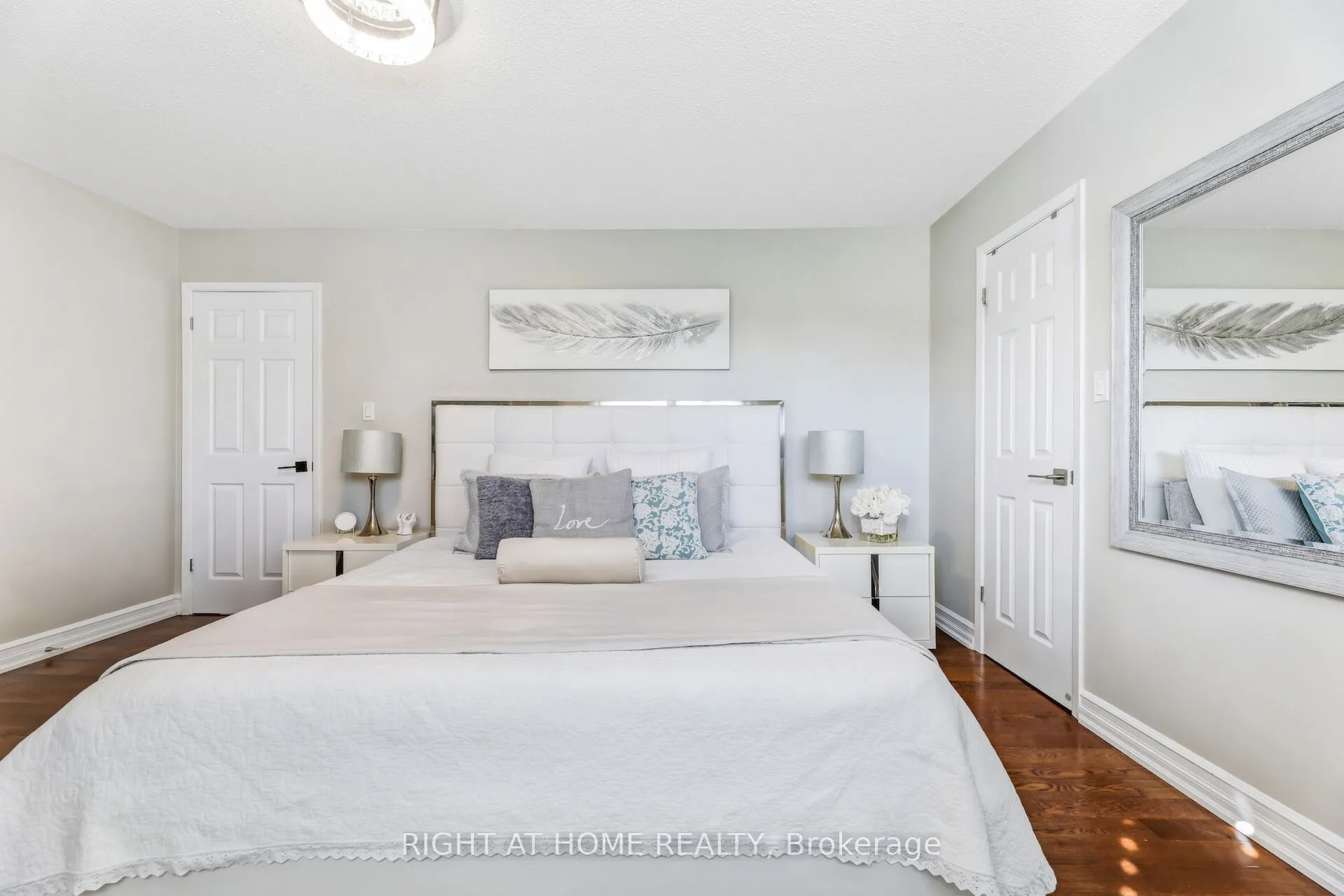 2837 Kingsberry Crescent