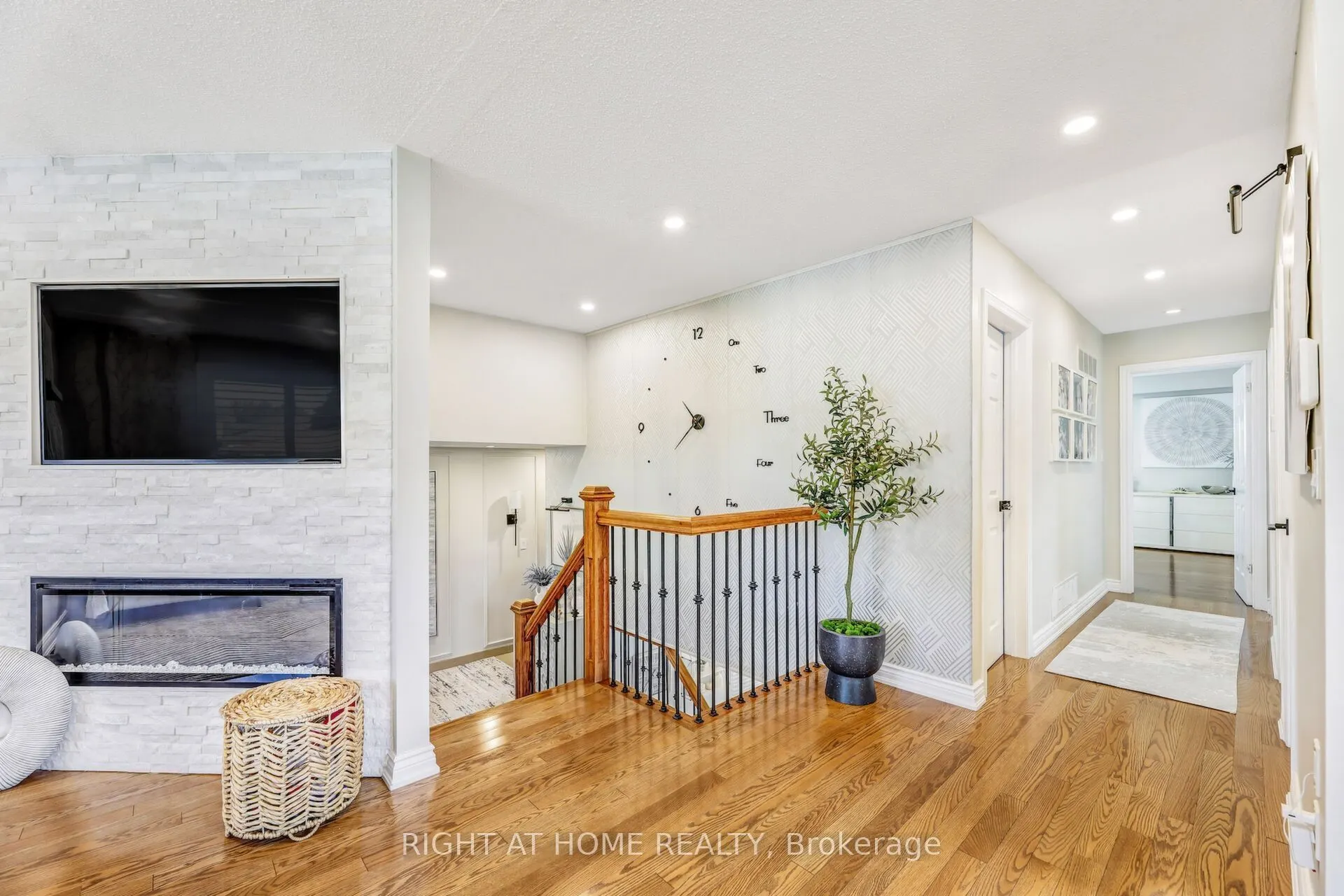 2837 Kingsberry Crescent