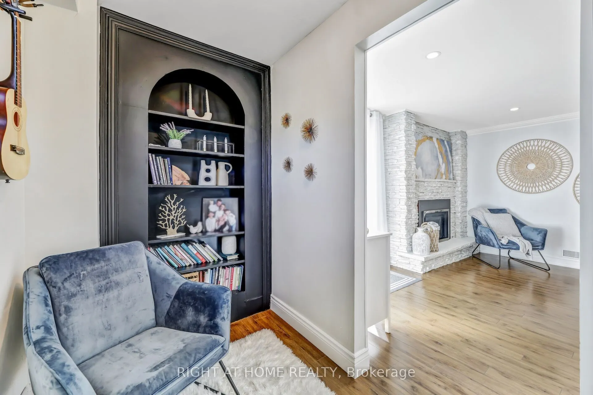 2837 Kingsberry Crescent