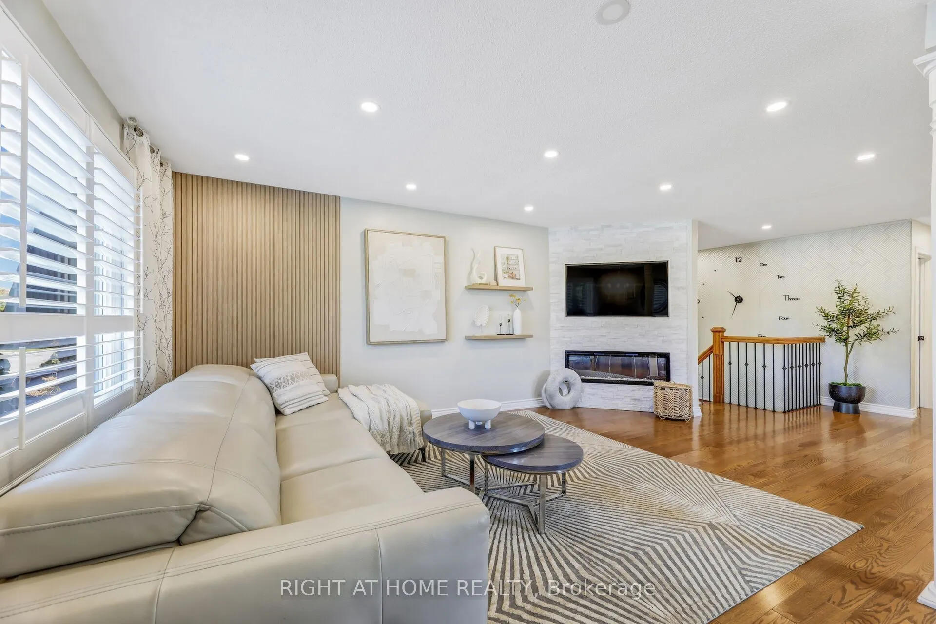 2837 Kingsberry Crescent