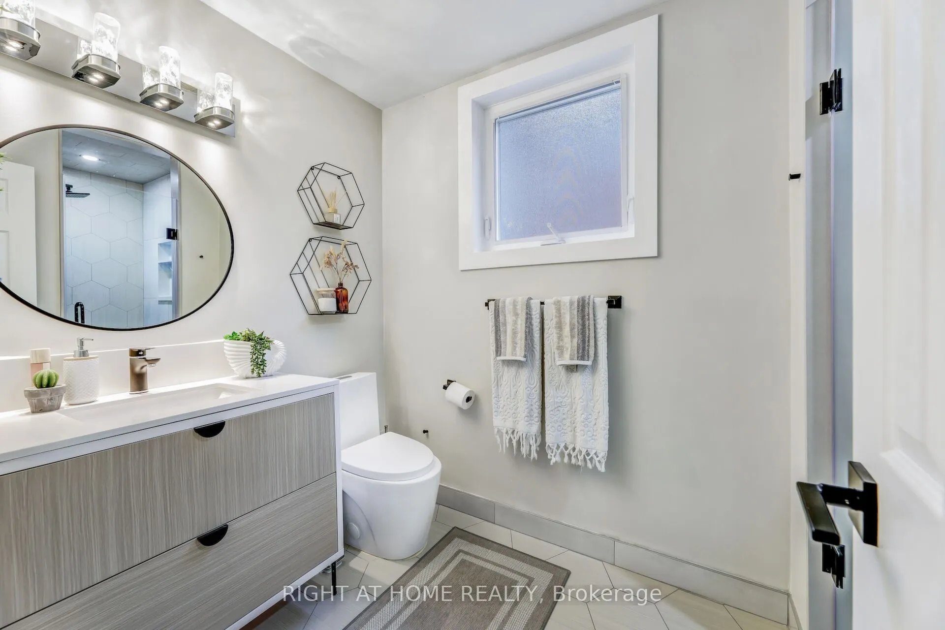2837 Kingsberry Crescent