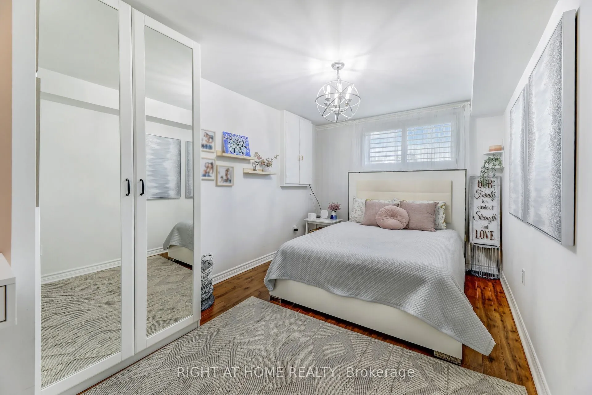 2837 Kingsberry Crescent