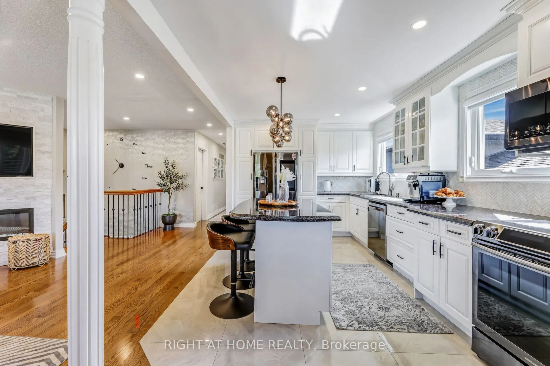 2837 Kingsberry Crescent